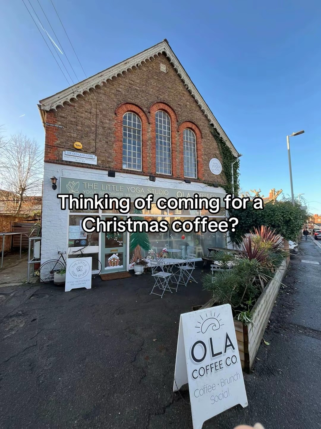 Why not come wait for Santa here at Ola? Swipe to check out our Christmas hours! 🎅☕️🎄
#coffee #twyford #specialitycoffee