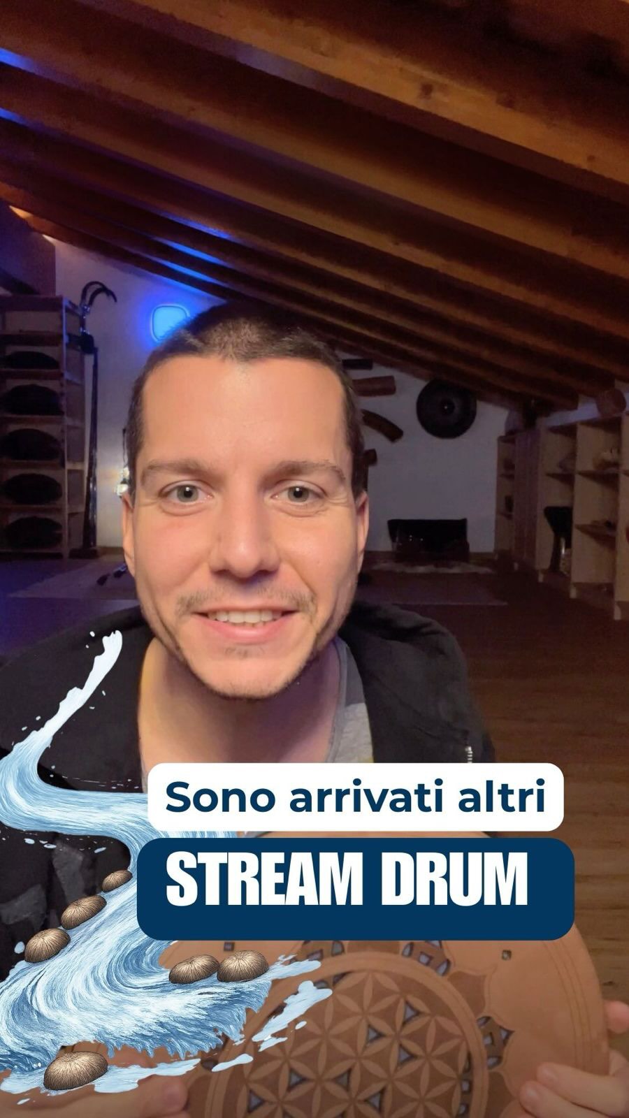 Sono arrivati 🌊
12 nuovi Stream Drum, appena usciti dal laboratorio di @az_artigianocreativo 🔨
Uno strumento sonoro ispirato allo scorrere dell’acqua.
Come un ruscello: continuo, avvolgente, mai uguale a se stesso.
Proprio come l’Acqua, un suono morbido e profondo che accompagna il respiro, rilassa la mente e ripulisce l’energia.
Perfetto per la meditazione, suonoterapia e per tornare a fluire ✨
Se senti che è il momento di farti questo regalo 💝 puoi scrivermi su WhatsApp:
📲 347 9480292
#filippopigaiani #bagnodisuoni #campanetibetane #suonoterapia #handpanmusic massaggiosonoro rigenerarsi meditazione starebenecosestessi soundhealing soundbath