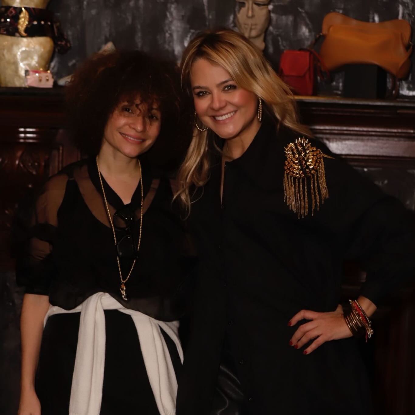 Hoy tuve la fortuna de asistir a “The Treasures of Marajai” en Manhattan, una experiencia privada de moda sostenible.
Marajai presentó su colección de sneakers Season 2026 – “Yonkers Morgan” y sus icónicos bolsos de lujo.
Ver el talento de mis amigos es un verdadero tesoro ✨👟👜 #modasostenible #amigos #nyc
📸 @john.barragan.f 💫💫💫