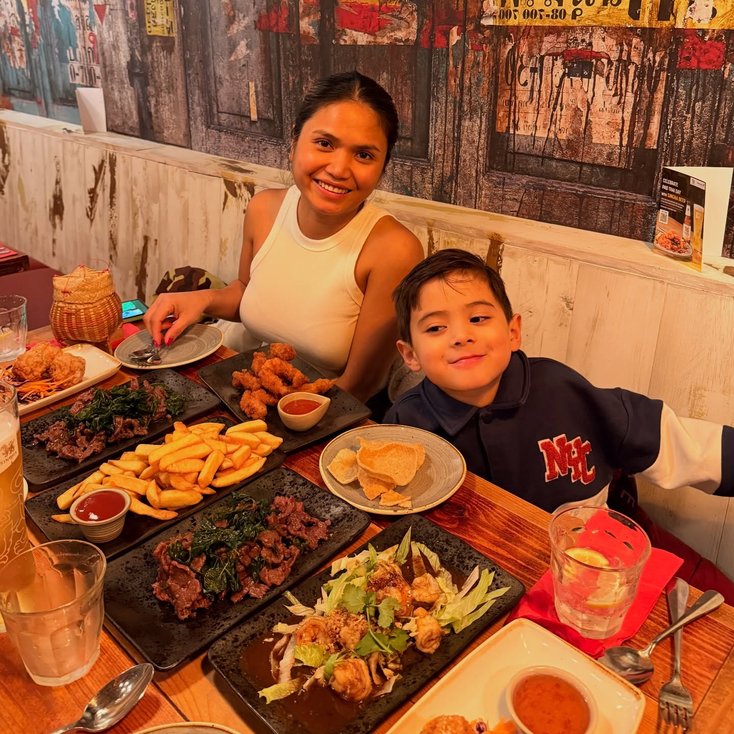 Festive Opening Notice 🎄✨
We’re usually closed on Mondays, but with it being the festive season, Nok’s Thai will be open this coming Monday from 5pm ✨
Perfect for Christmas catch-ups with family and friends 🥂
🐦Early Bird available 5:00 – 6:30pm (3 courses for just £19.95)
🍻Bring your own drinks just £3
Join us for a cosy evening of great food and festive vibes
We’d love to see you 🤍 Book using the link in our bio 🔗
#bramhall #noksthai #thaifood #stockportfood