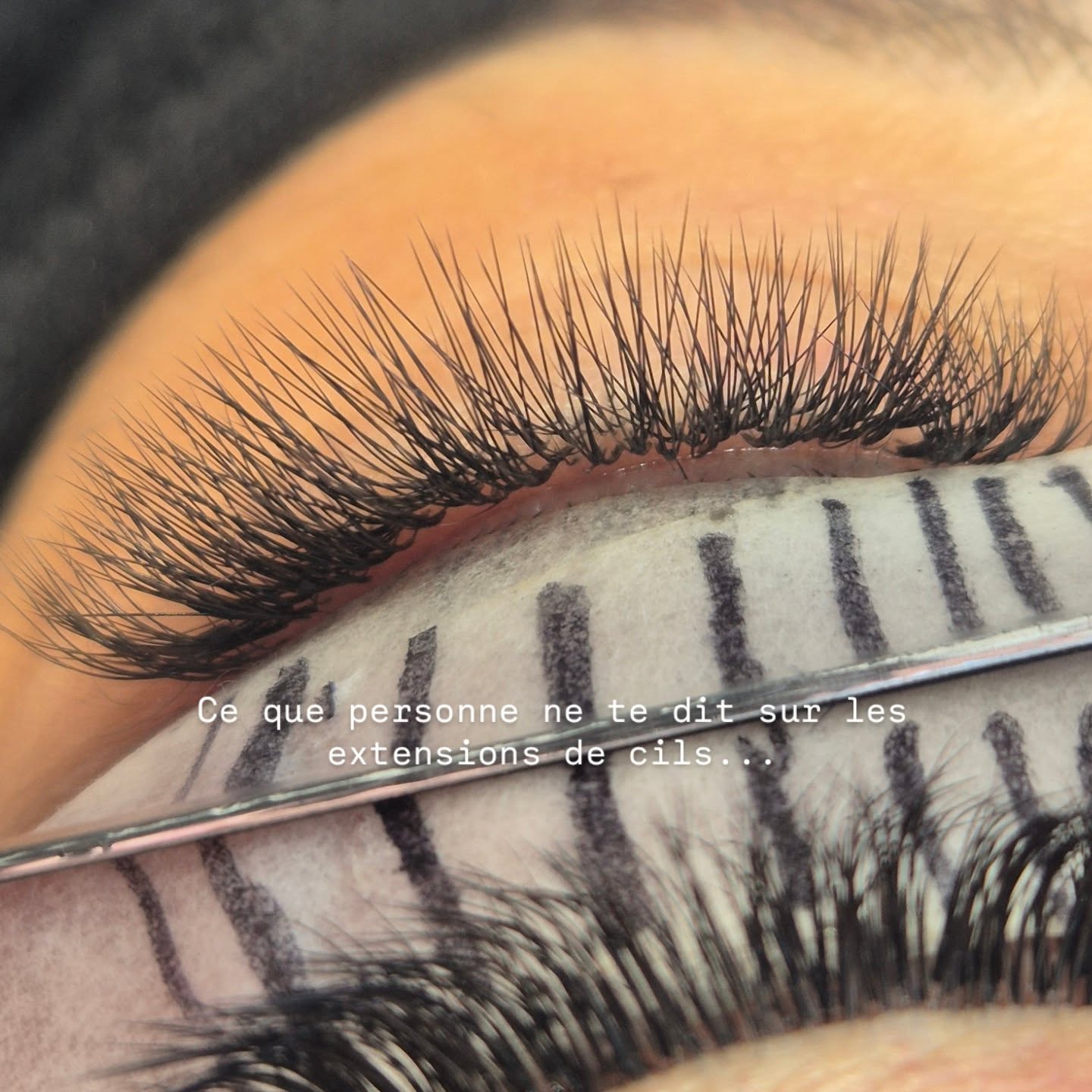 Beaucoup pensent que tout se joue le jour de la pose 🤷♀️
En réalité, les extensions de cils évoluent avec le cil naturel, son cycle de vie, et les habitudes du quotidien.
Ce qui fait vraiment la différence dans le temps,
ce n’est pas seulement la technique, mais le suivi, la régularité et le respect de chaque regard.
Ici, chaque pose est pensée pour durer, rester naturelle et préserver la santé des cils 🤍
Un beau regard se construit dans le temps ✨
💌 Tu préfères un résultat impeccable sur la durée ou uniquement le jour de la pose ?
📍 Annecy / Seynod
#cilsseynod #extensiondecilsannecy #cilacil
#cilsnaturels #lashartistfrance