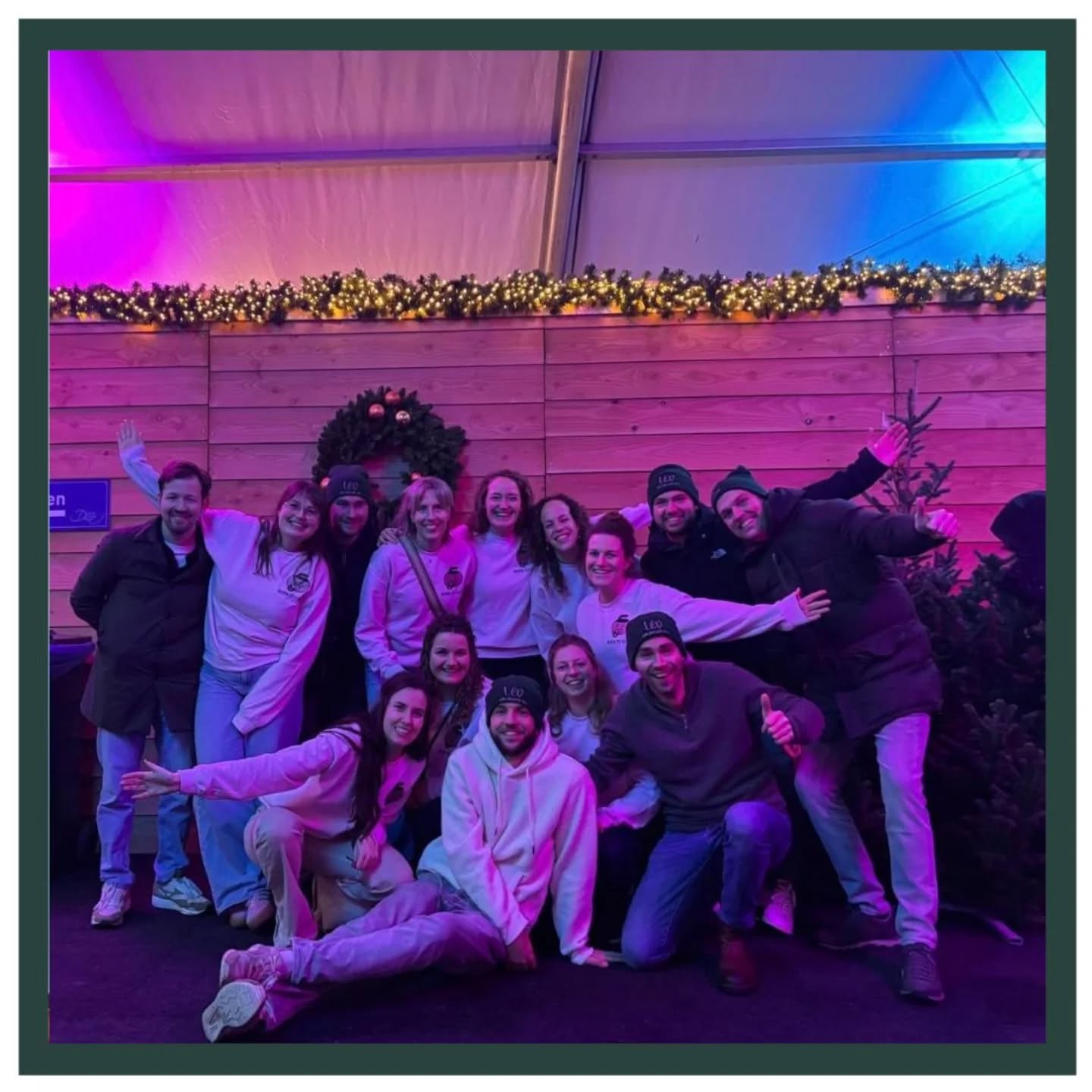 DREAMTEAM! 🤩
Gisteravond was de 2e ronde van de curling competitie bij Dongen Ice, en we waren dit keer met een nog groter deel van ons team van de partij! 🙌🏻
En wat bleek; oefening baart kunst, want het ging vandaag een stuk beter dan vorige week! 🤭 In plaats van 3x verliezen hebben we dit keer 1x verloren, 1x gelijk gespeeld en zélfs 1x gewonnen! 🤩👏🏻
De finale is helaas te hoog gegrepen dit jaar 🤭 maar we hebben wel weer enorm genoten met ons gezellige, fanatieke team en onze leuke mannen! 🩷
#verloskundigen #LEV #liefdevol #vertrouwd #curlingteam