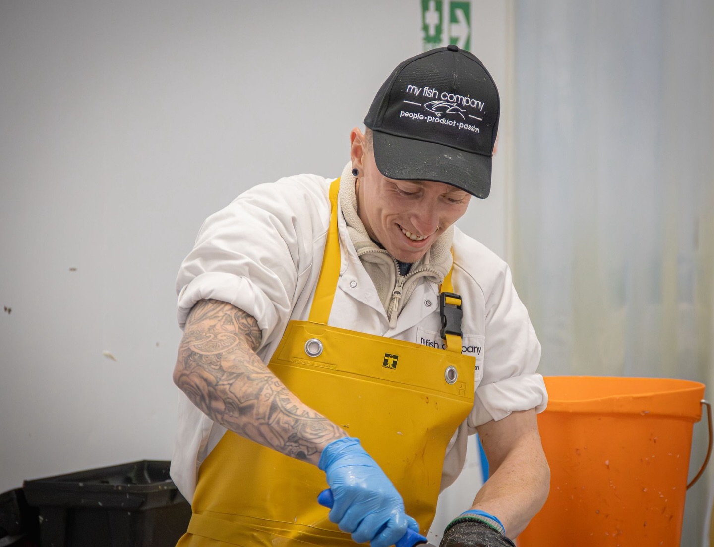 The team are in and prepping for a busy Monday morning, as we countdown to final deliveries on Christmas Eve.
We’re here to help you maximise this busy trading week. Get your orders in and let us help you deliver a fantastic festive season.
#chefsnorthwest #chefife #fishmonger #teamwork