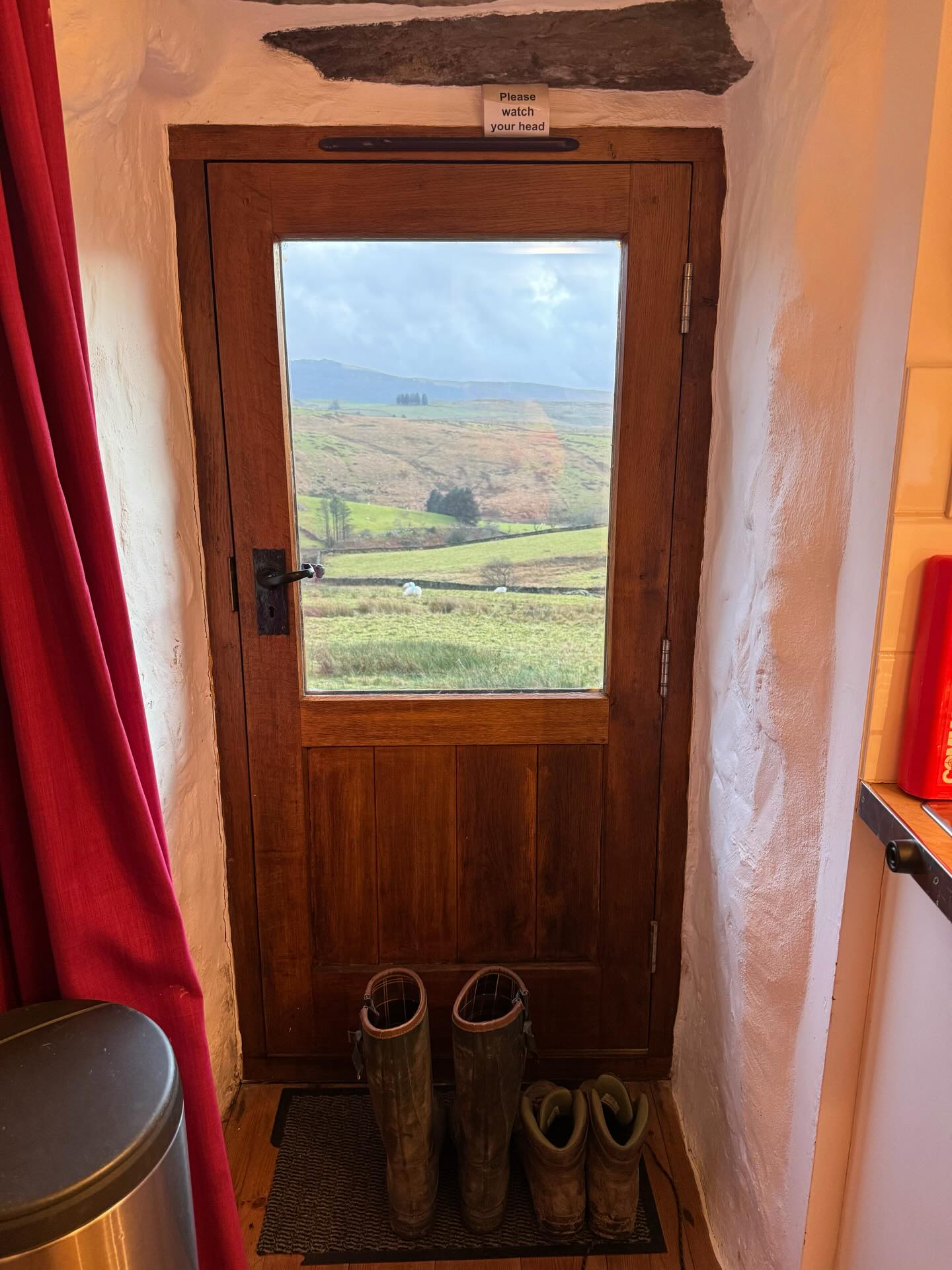 Out of office ON ๐
The past few weeks have been crazy, three wedding cakes, numerous large buffets, day to day orders, coffee shop wholesale and Cake Tin events. Now sure how i managed it all but somehow have ๐๐ป
Iโm now away for a few days on a little well needed break in the mountains before Christmas, my order books are also now closed between Christmas and New Years. Any orders for January onwards please message and Iโll get back to you when I can.
Christmas orders will be collection on evening of the 23rd. A message will be sent over the weekend.
Going full time Cake Tin back in September was obviously a risk, but so far itโs been a huge success and I just want to say THANK YOU for keeping me so busy. New customers, regular customers, all customers ๐
Merry Christmas and see you in 2026 for lots more coffee & cake โ๏ธ๐ฐ๐ช