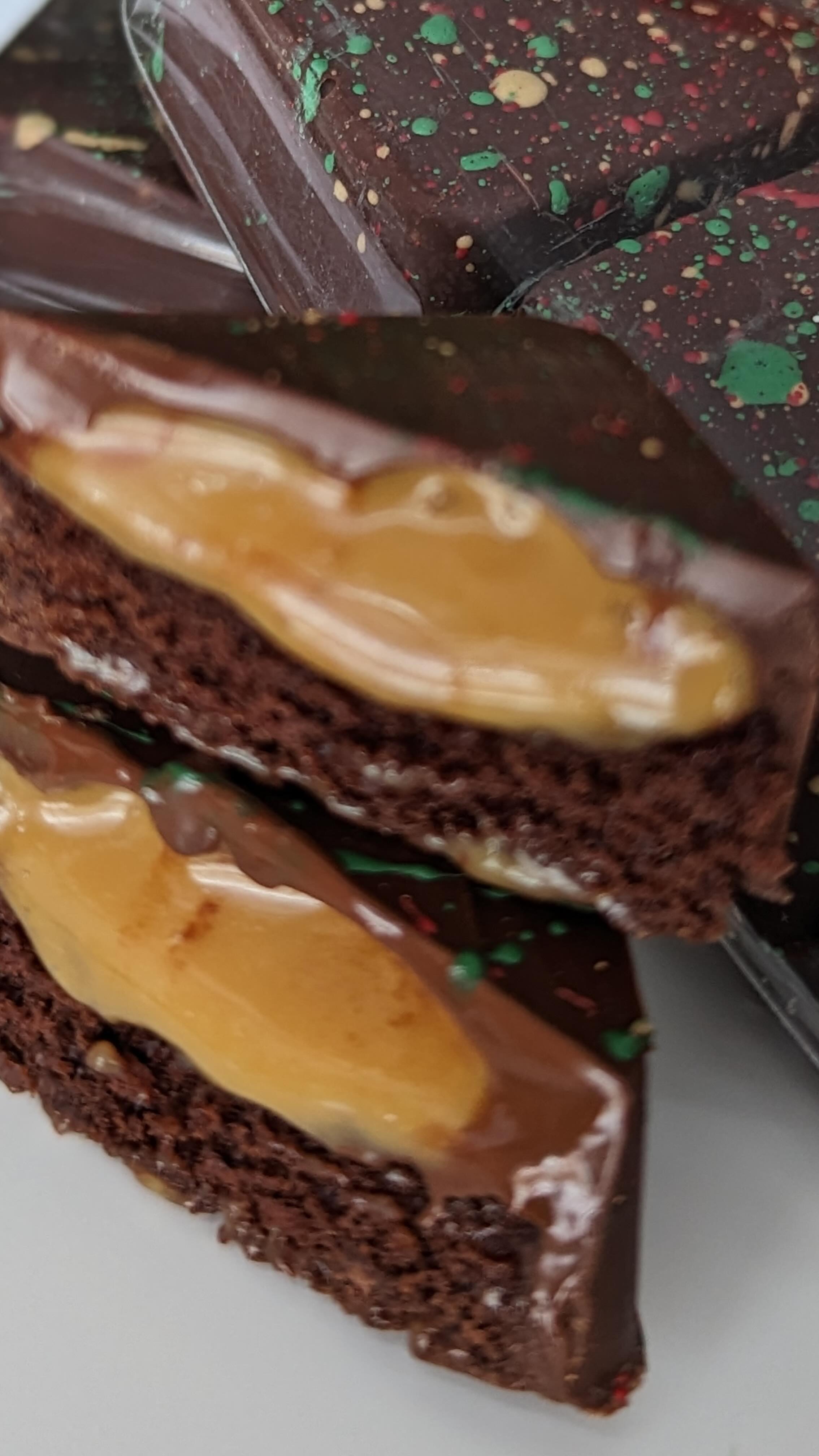 🎄Inside every box: golden layers, delicate flavours and a touch of Christmas magic-perfect for Christmas gifts.🎄
#paodemel
#toronto
#chocolategifts
#christmasgifts
#toronto