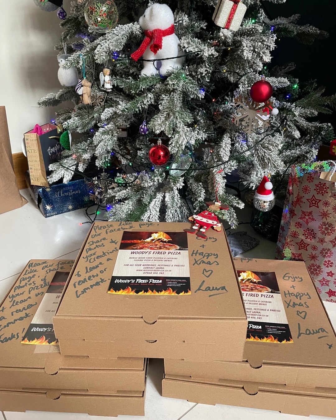 @woodysfiredpizza pizza making kits are a fabulous festive gift for all the family to enjoy. Collection from our Chorleywood HQ or local delivery. Kits for 4 people start at £35. Can be kept in fridge for 2 days. Fresh Neapolitan pizzas. Order in advance by messaging Laura please. #pizzamaking #pizzamakingparty #pizzaislife #pizzahomemade #woodysfiredpizza