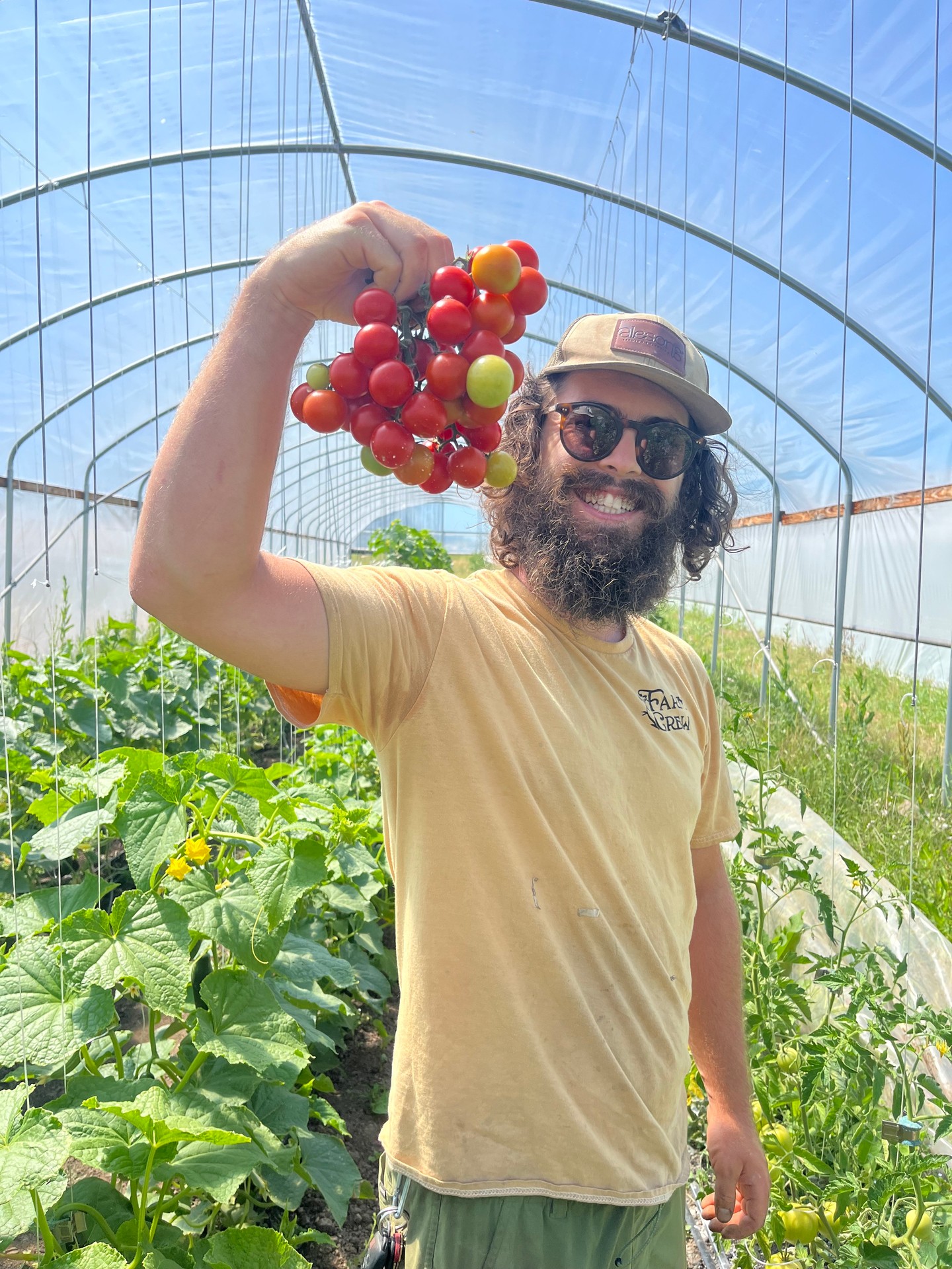 Your support helps beginning farmers build strong, resilient businesses.
As part of our Nourish families. Support farmers. Strengthen communities. Giving Season fundraiser, we’re highlighting how PNWCSA supports farmers at the earliest stages of their journey.
Braeden of @wildgeesefarm shared how access to PNWCSA’s farmer network, educational workshops, SNAP support, and sales opportunities helped his farm survive its first year and grow beyond what he thought was possible.
Strong farmer networks matter. Your contribution helps ensure new farms can take root and feed their communities.
Support this work by donating today.
🔗 Link in Bio
#PNWCSA #SupportBeginningFarmers #NextGenFarmers #LocalFoodSystems #CommunitySupportedAgriculture #OregonFarms #SmallFarmSupport #NourishFamilies #SupportFarmers #StrengthenCommunities