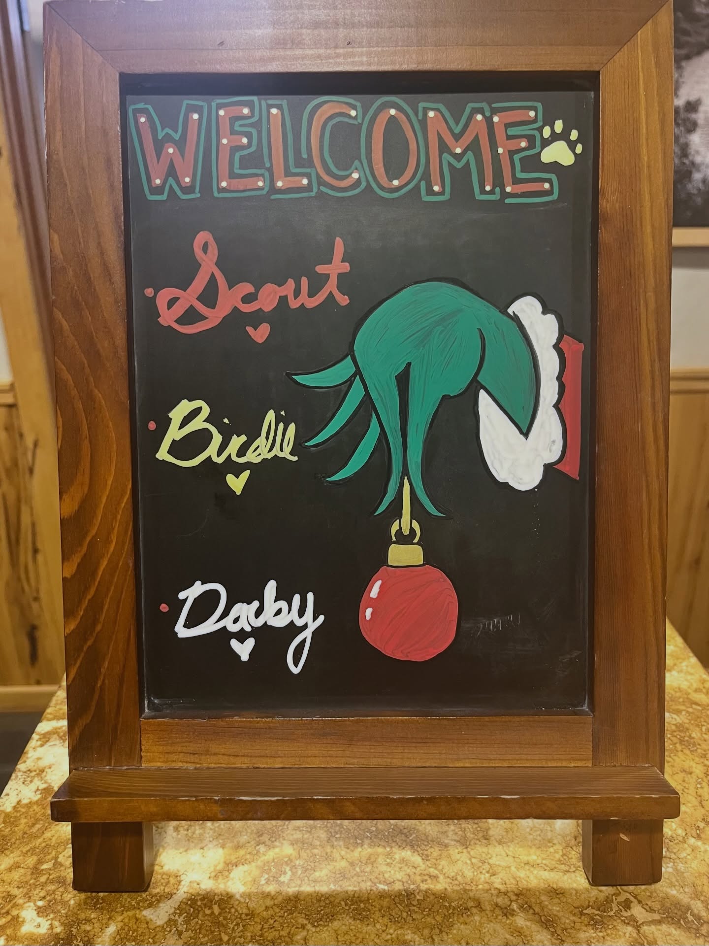 🐾🐾Pawsitively one of our favorite welcomes
When you check in at Wall Street Suites, your furry friend gets a VIP moment too—seeing their name proudly displayed on our front office check-in board. Because in Bend, every good pup deserves a warm welcome. #wallstreetsuitesbendoregon #downtownbend #dogfriendlyhotels #merrychristmas
