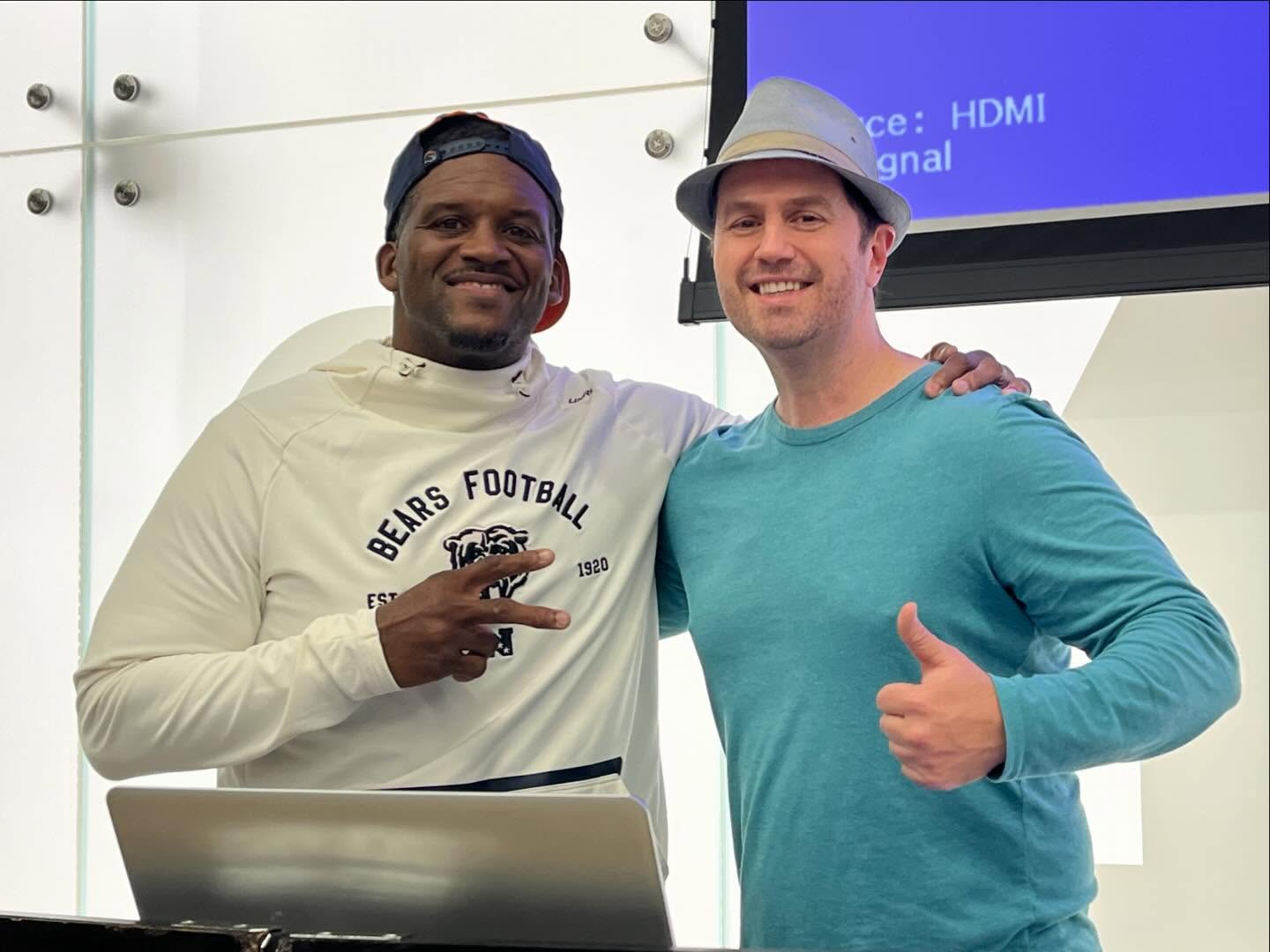 One of the most humbling and sentimental experiences was when I was spinning for homeless families in Chicago, sponsored by the Boy Scouts. Here I am with Spice Adams of The Bears who came out to show support. The tumblers show was sweet! These kids had a blast and got to see Santa. A little party and cheer for them 🙏🎉❤️
Thanks to @4suredjs for the opportunity