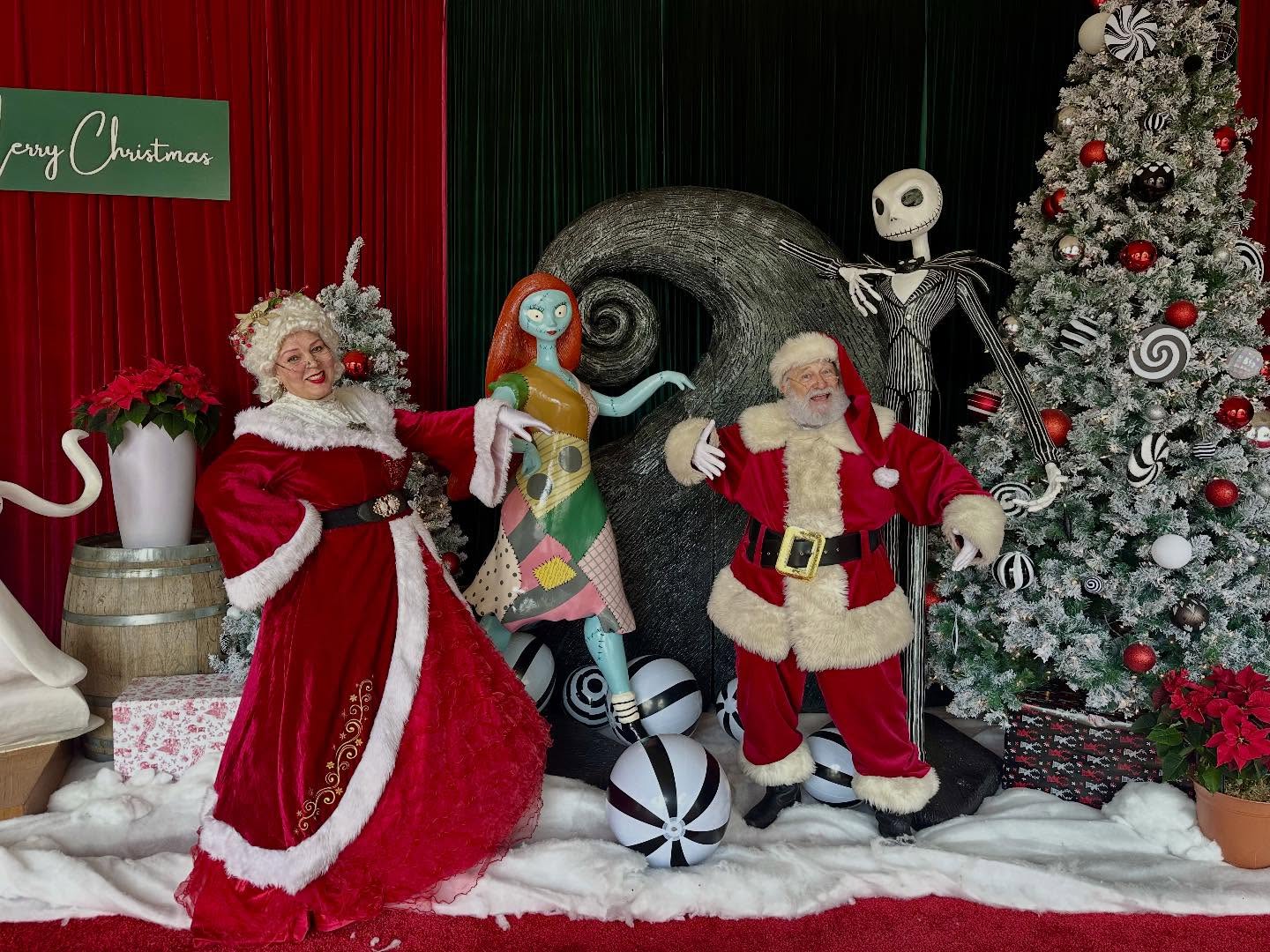 Santa, Mrs. C & Sally!
Happy Christmas