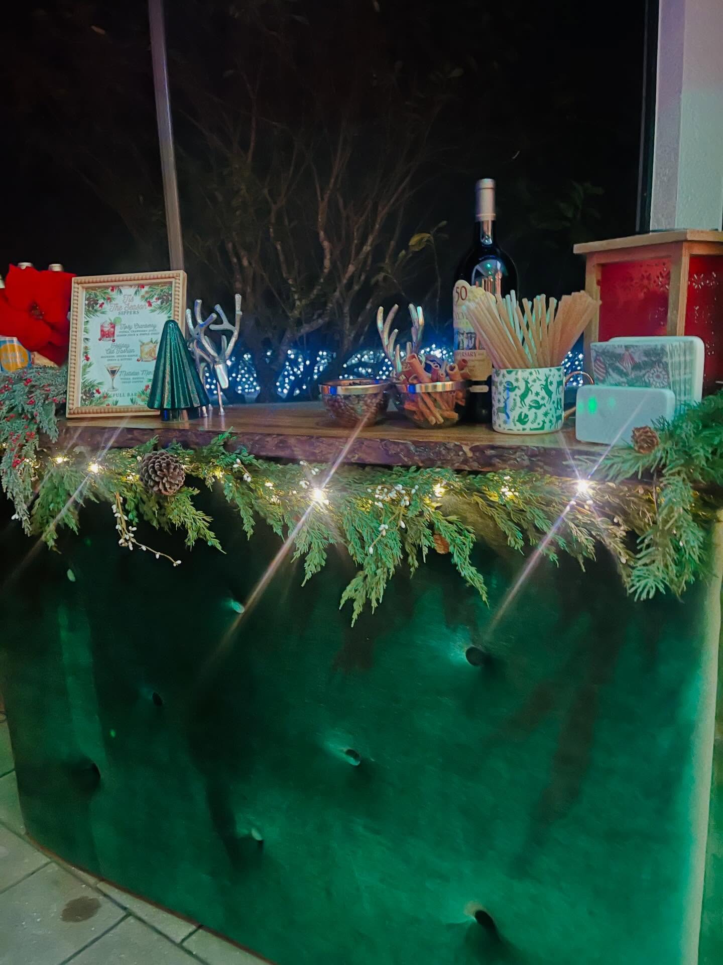 Emerald Bar Always Delivers For The Holidays! 🎄