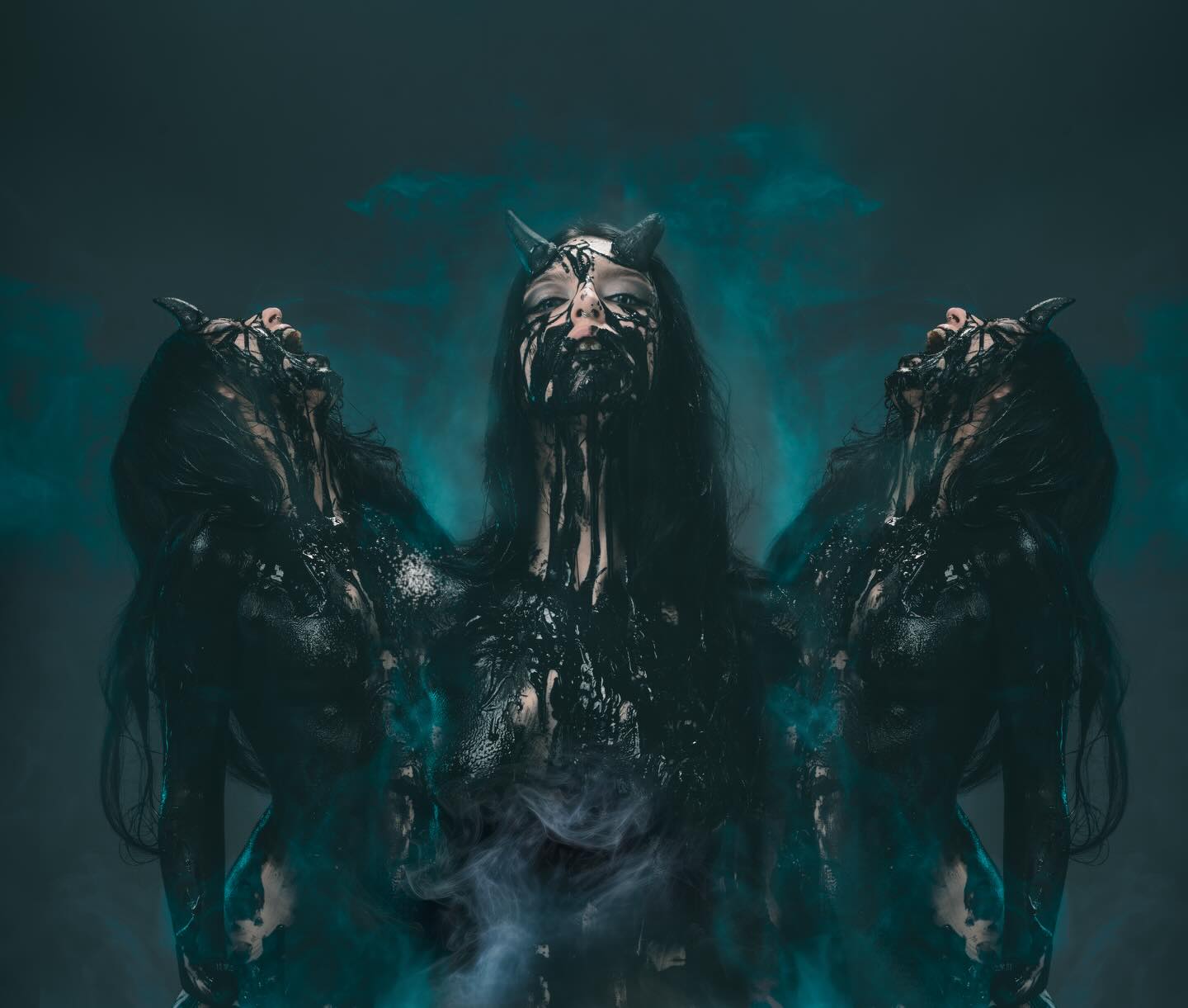 Dark princess
Née des ténèbres, elle ne demande pas la lumière.
😈 Ta préféré ????
More : arelierjfred.com
📷🖌️ @atelierjfred
😈 @petiteporcelainemodel
#artcommunity #artistsoninstagram #creative #visualart #sombrebeings