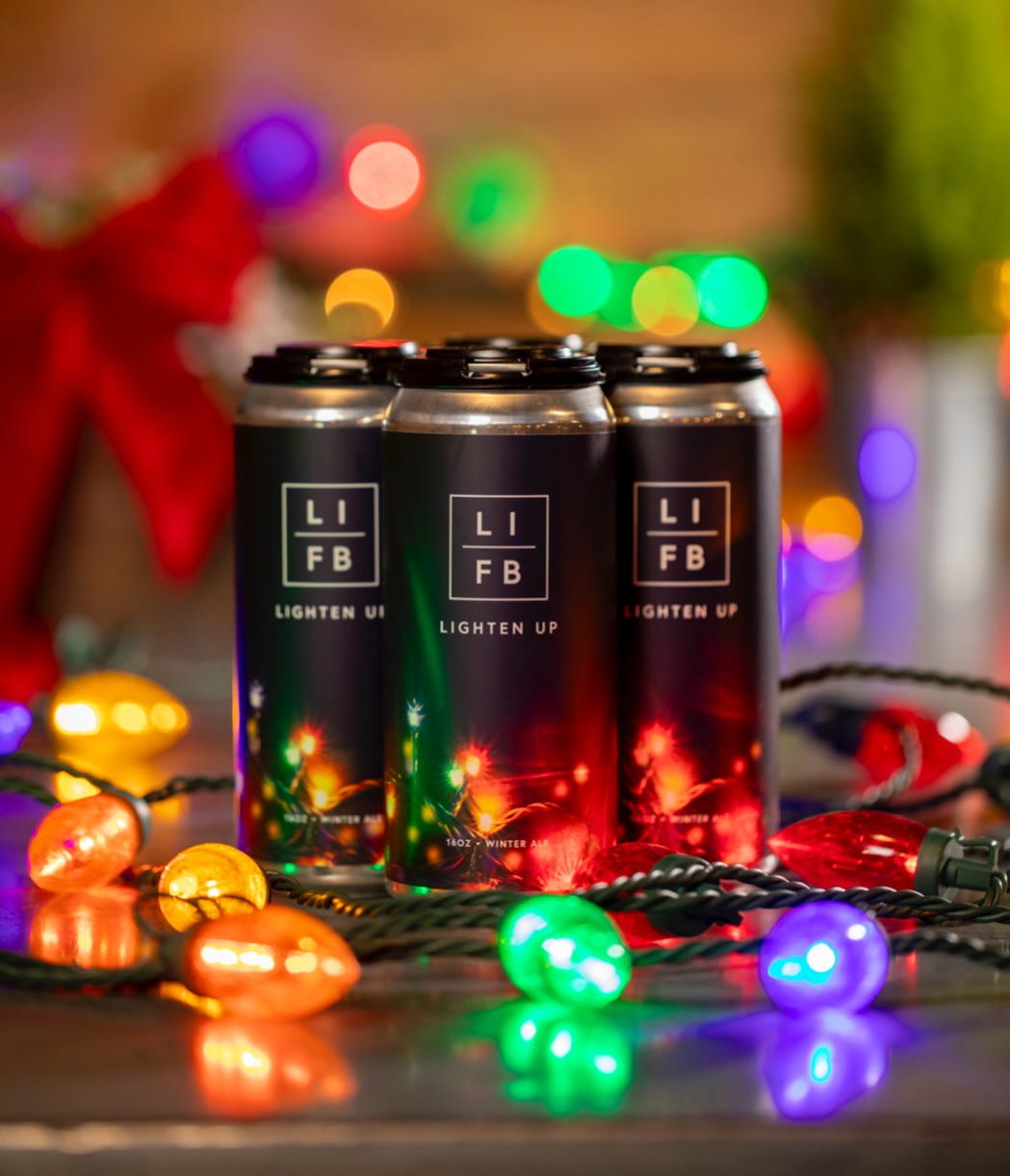 Have yourself a hoppy holiday with our Lighten Up winter ale🎄🍺
