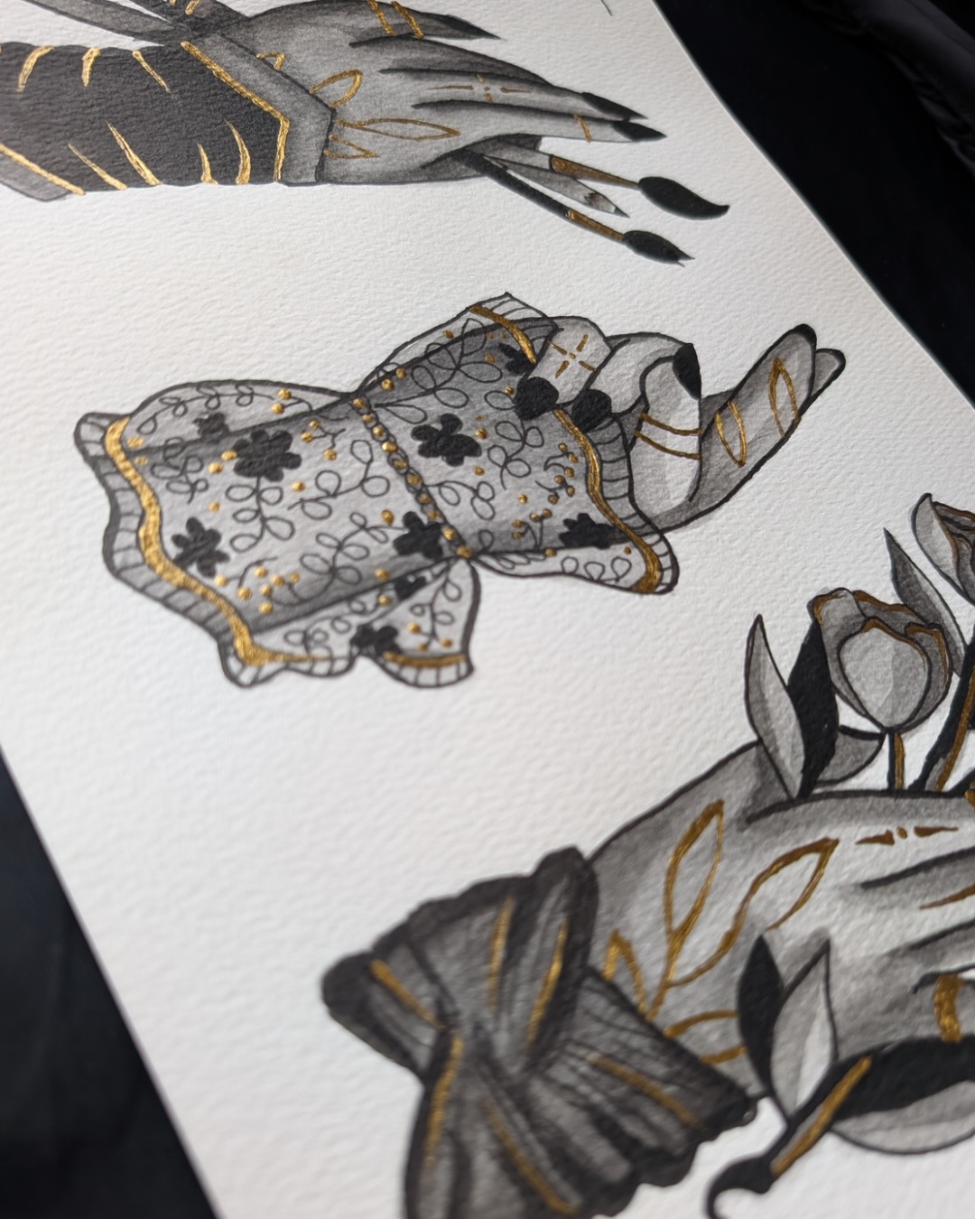 Painted last year, still calling me back.
.
This was part of a golden series, nine animals, a trio, and a vase of tulips.
.
Iâve been thinking about re-creating one of these pieces with everything Iâve learned since. đť
.
#gold #paintedhands #tulips #paintbrush #lace