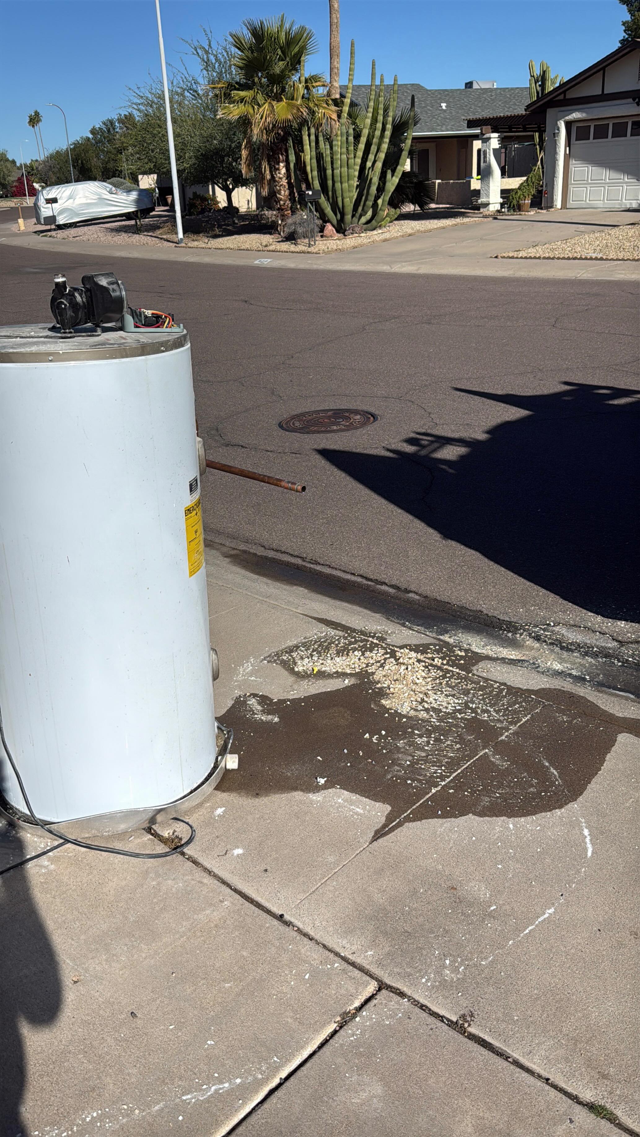 ⨠Transformation Tuesday āØ
One of those upgrades I always tell buyers to look for in Arizona:
š A newer water heater and a proper water filtration system.
This home just checked both boxes.
Arizona water is no joke. Itās mineral-heavy, which can be tough on plumbing, appliances, and even your skin and hair. When a home already has a filtration system in place, thatās a big wināit helps protect the home long-term and noticeably improves water quality from day one.
Pair that with a new water heater and youāre getting:
āļø More reliable hot water
āļø Less wear and tear on major systems
āļø Fewer future āwelcome to homeownershipā surprises
Not the flashiest upgrade, but absolutely one of the smartest, especially in the desert.
When youāre touring homes, this is one of those quiet details that can save you money and headaches down the road. And yes⦠Iām the Realtor who checks these things so you donāt have to. š
š” Kevin McDonald, RealtorĀ®
Licensed in AZ & OR
eXp Realty, Tackett Team
š² 503.544.6378
š KevinMcDonaldHomes.com
⨠Finding your dream home one step at a time.