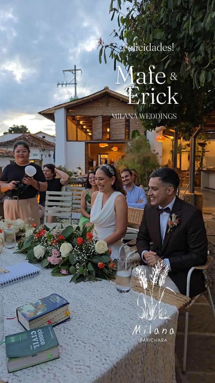 Felicidades, Mafe y Erick!
Nos regalaron una noche de muy buena compañía con sabor a vino chileno. Bienvenidos siempre en Milana.
.
Venue @milanabarichara
Catering @milanabarichara
Decoración @bodasenbarichara
.
#MilanaWeddings
#Milana
#Barichara
#bodas
#Colombia