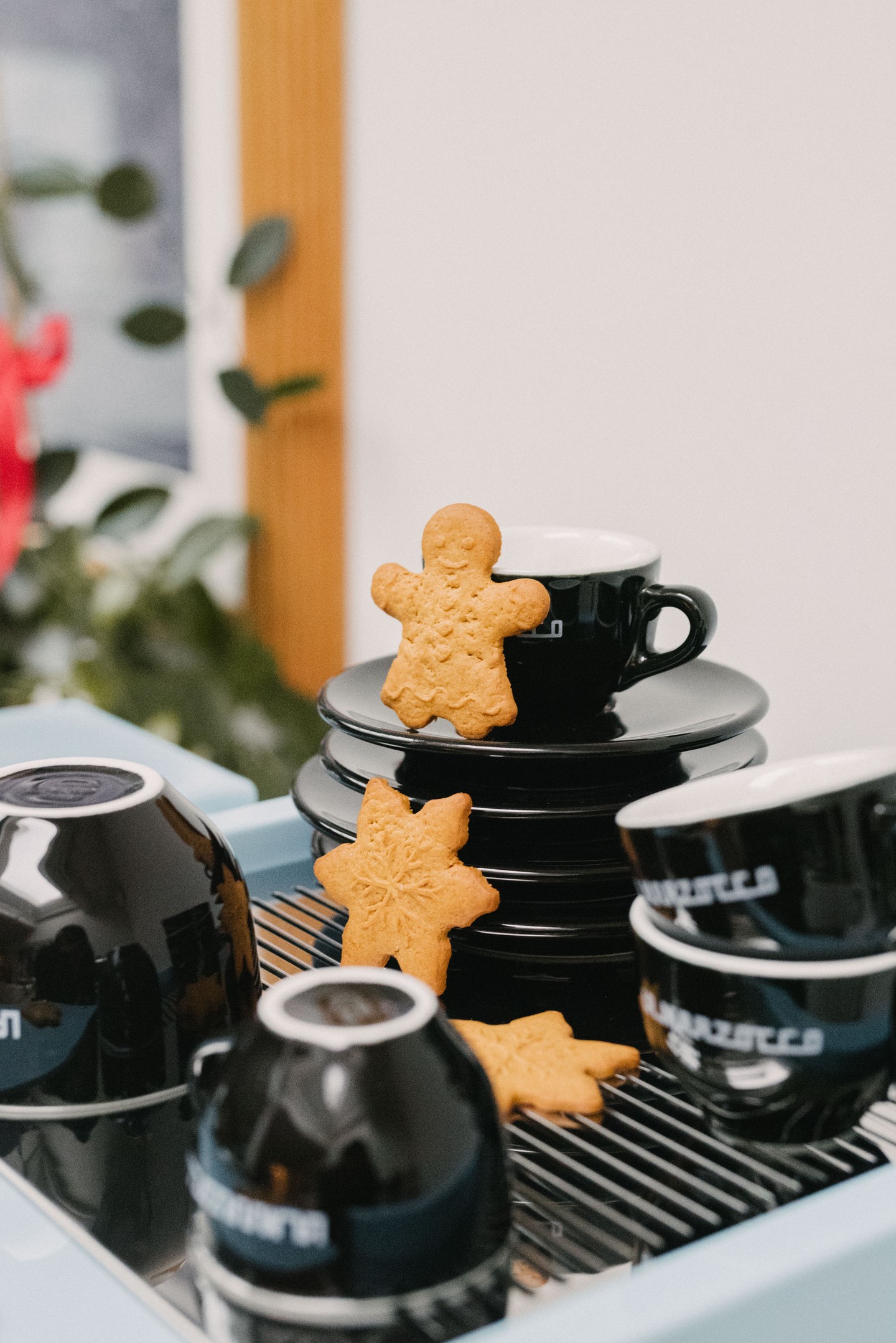 Vi passar på att önska alla en riktigt GOD JUL ❤️
Hoppas ni får många fina kaffestunder med nära och kära, oavsett om ni är hemma eller står bakom kaffebaren!
God Jul från rRebels