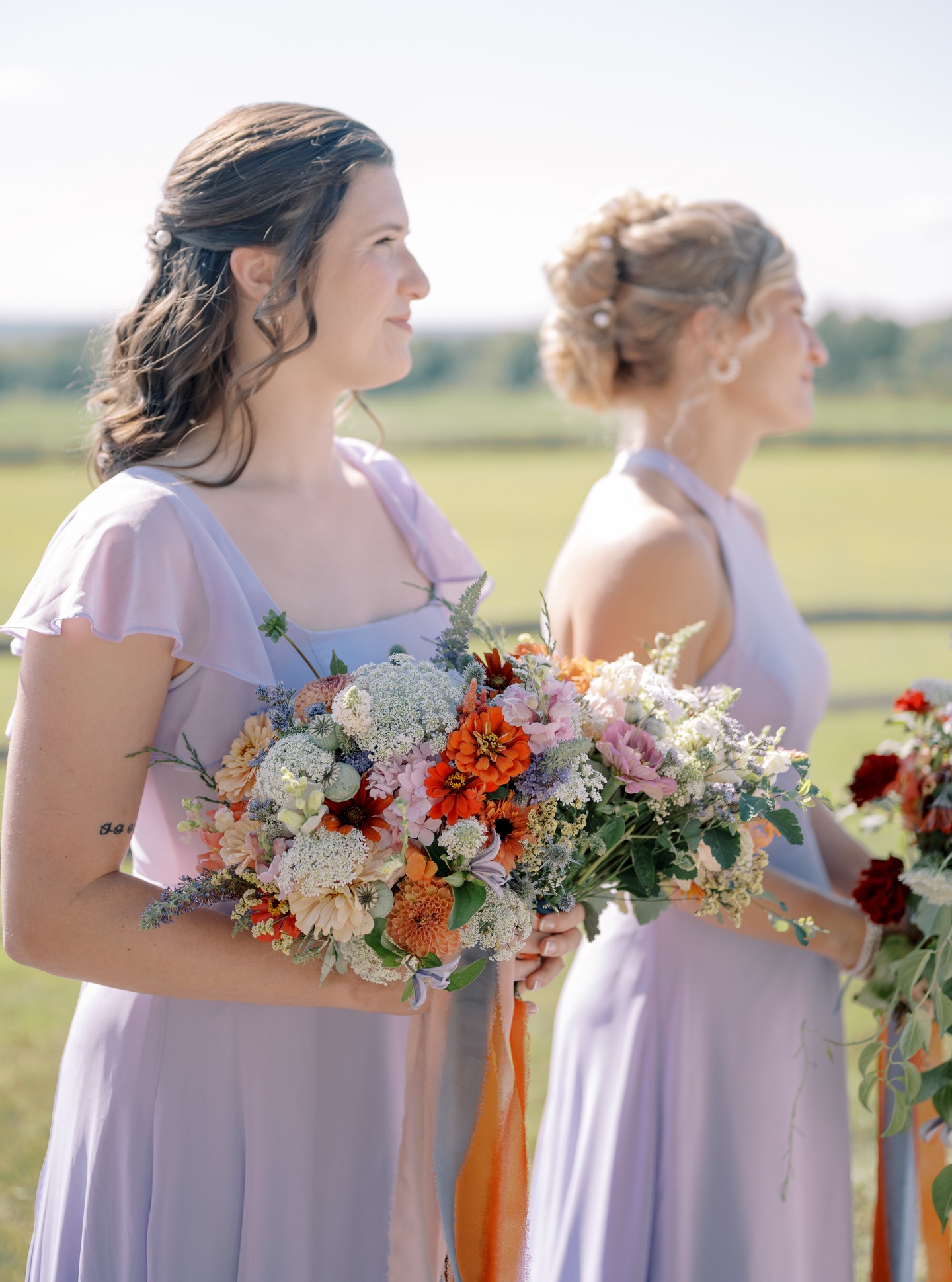 Hey guess what?! We have a blog now! For our very first blog post, we delve into the wonderful world of wildflowers! You can find the link in our bio🥂
Photo cred goes to the amazing @alireedphoto 🔥
#fingerlakesweddingflorist #rochesterweddingflorist #wildflowerdesigns #wildflowerbouquets #organicweddingstyle