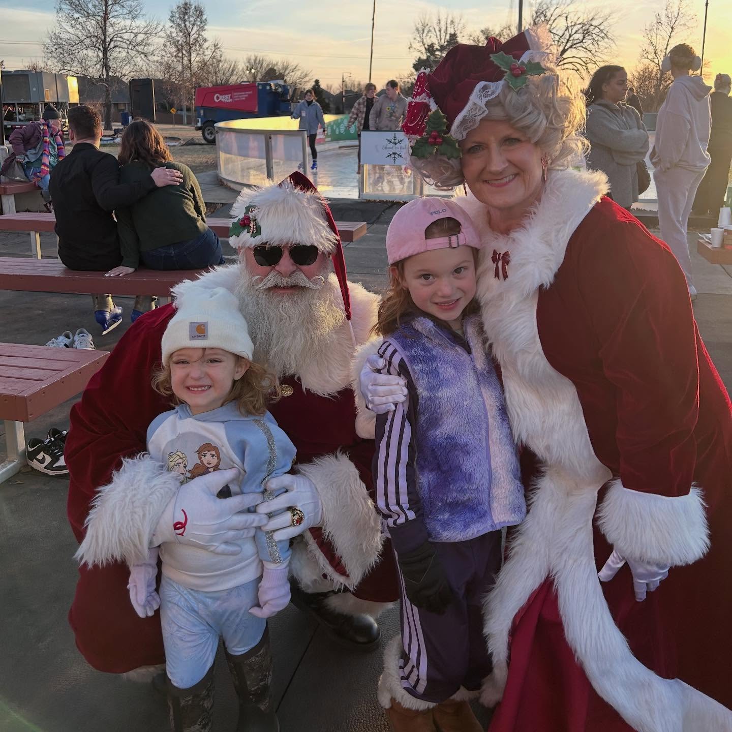 Merry Christmas Eve! We’re open 12–5pm today — come enjoy some holiday magic on the ice! ⛸️❄️