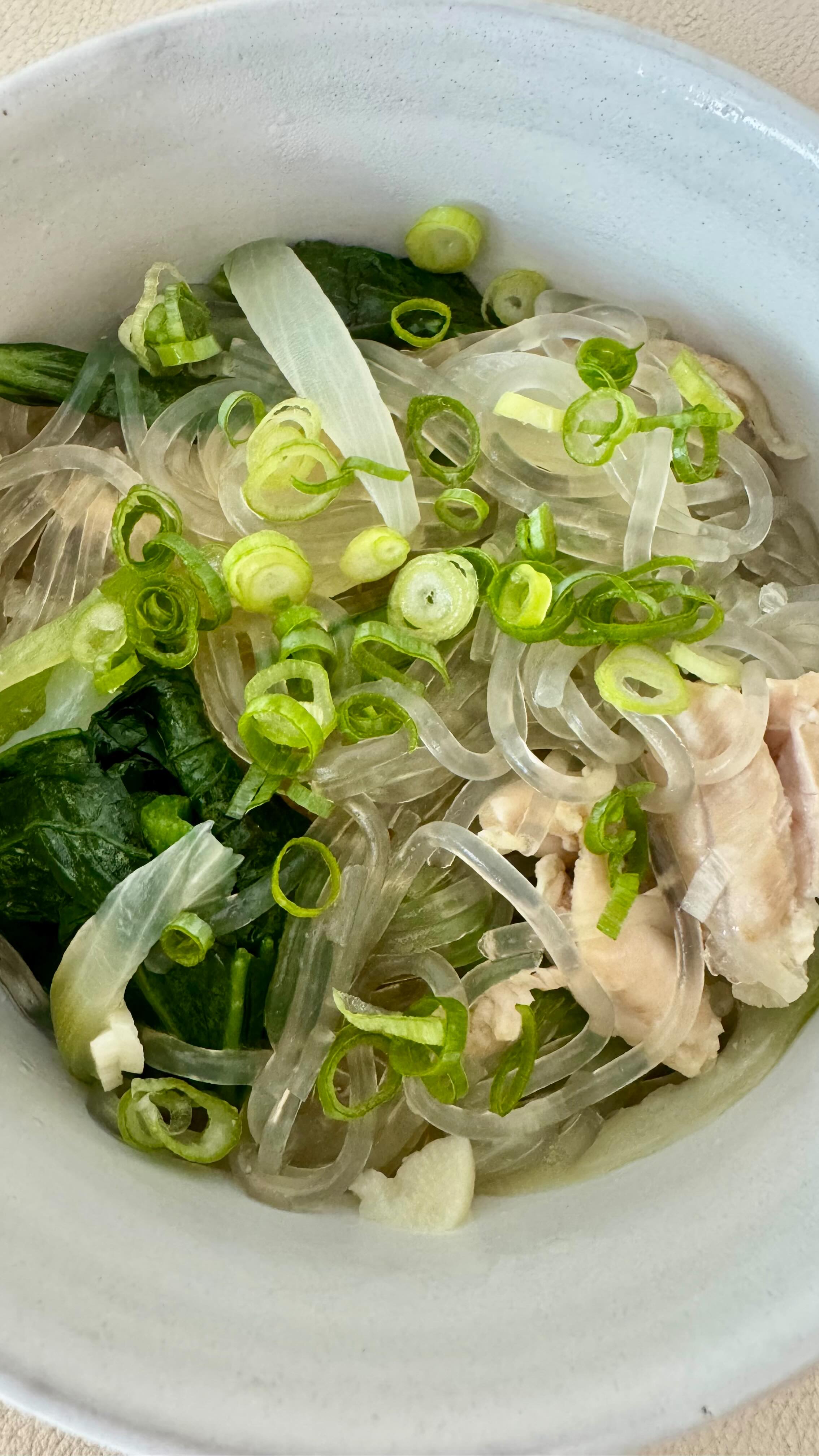 These simple ingredients make a tasty chicken long rice dish, a local fave from Hawai'i.
Organic extra virgin olive oil, sweet potato vermicelli noodles, boneless chicken thighs, low-sodium chicken broth, Japanese mustard greens, onions, garlic, green onions, black pepper, garlic powder, and Himalayan pink salt.
#tasteoflife #toloriginalrecipe #simple #soyfree #dairyfree #glutenfree #lowhistamine #chickenlongrice #blog #cookingwithgini #stiritupsunday #recipe #healthy