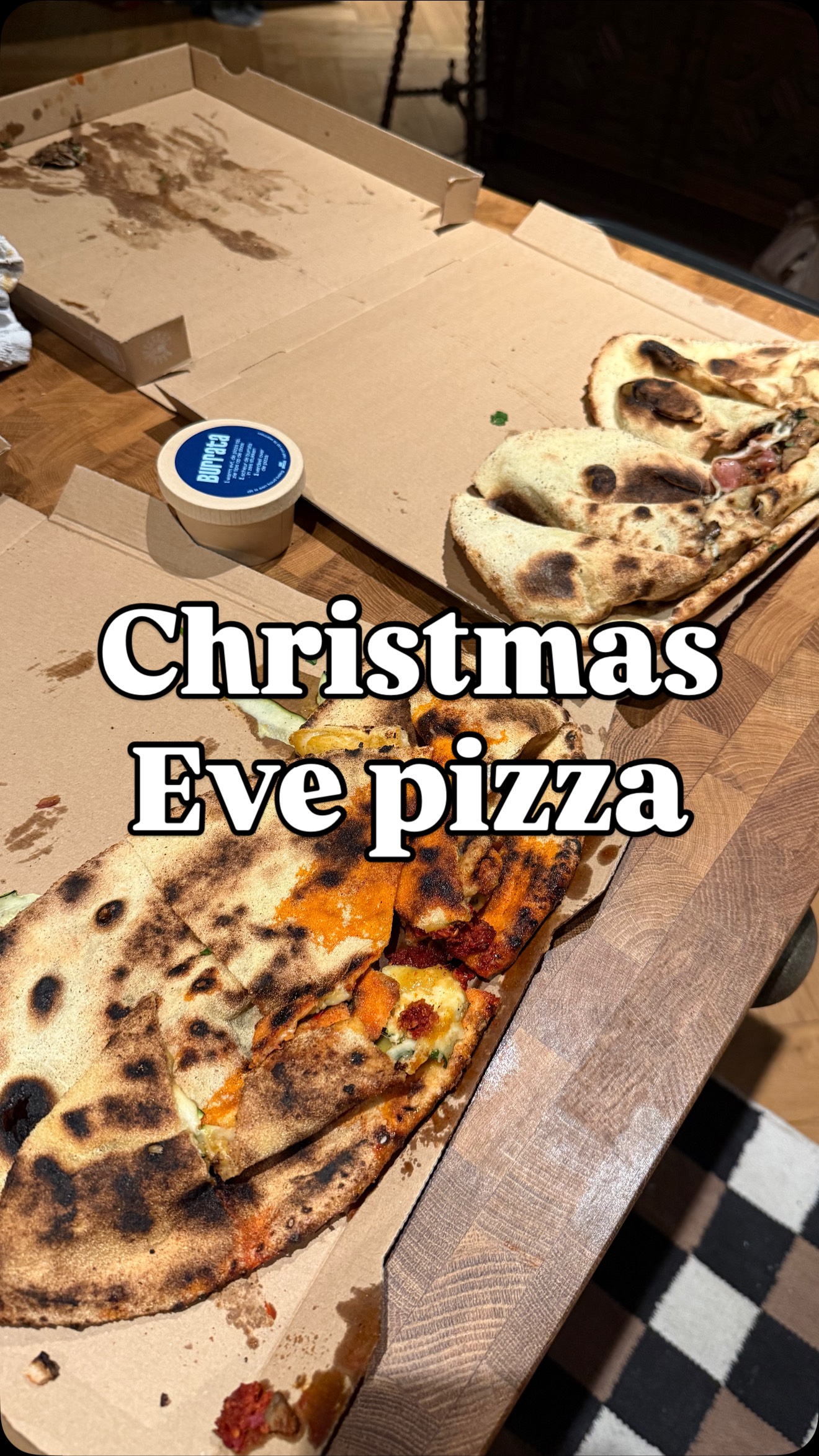 This is what I get for forgetting the frozen pizza at the store 😭
Hey @depizzabakkers, look what they’ve done to my boy! And by ‘they’ I mean @thuisbezorgd.nl who in all fairness gave me a full refund.
#foodfail #delivery #thuisbezorgd #amsterdam #amsterdamfood