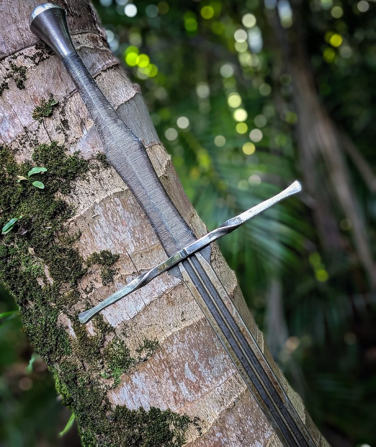 We are happy to represent our work and humbled at where it takes us 🙏
This season, we are somewhere tropical, meeting members of the Krieger Family
You guys are the best ♥️ thank you for supporting us and allowing us to have opportunities to sponsor events and be a part of the HEMA community
.
.
.
.
#hema #historicalfencing #sword #longsword #historicaleuropeanmartialarts