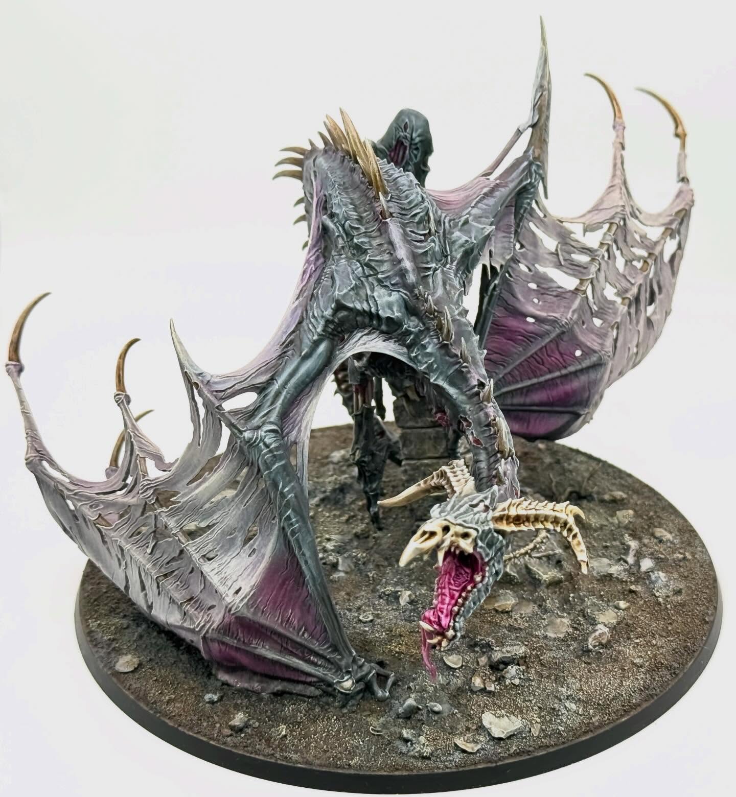 A most enjoyable part of a boney men commission! Few injuries to self but you know, gotta be tough in this line of work 🙄
#revenantdraconith #zombiedragon #deathrattle #soulblightgravelords #ageofsigmar warhammerfantasy warhammerageofsigmar paintingwarhammer warhammercommunity gamesworkshop warhammer citadelminiatures