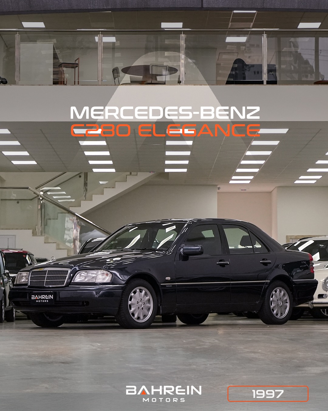 Em uma época em que a Mercedes ditava o padrão do que era luxo, a C280 W202 se destacava com naturalidade. Era sofisticada sem exageros e elegante sem precisar chamar atenção. Hoje, ela carrega essa presença com ainda mais valor porque sobreviveu ao tempo sem perder a sua essência.
Ao assumir o volante, o mundo desacelera. Não há comandos por voz, modos de condução ou efeitos digitais. Só o barulho certo do motor, o tato da direção hidráulica bem calibrada e a sensação nítida de estar no controle de algo que foi feito para durar.
Ela não tenta ser moderna, e é exatamente por isso que continua tão relevante. O que essa C280 oferece não depende de tecnologia, mas de sensações: o mais puro e simples prazer de guiar um carro.
É o tipo de carro que não pede explicações. Quem dirige entende. Quem sente, guarda na memória.
Mercedes-Benz C280 Elegance
1997
Ficha técnica:
> 2.8 193cv
> Tração traseira
> Automático de 4 marchas
> Porta-malas de 430 litros
> Bancos em couro originais
> Carroceria na cor Brillant Blue Metallic
> Banco do motorista elétrico
> Ar-condicionado digital
> Manual e chave reserva
> Controle de cruzeiro
> Teto solar
> 112.405km
> Gasolina
R$ 49.700,00
Acesse o link na bio e faça a sua proposta.
(11) 93210-3000
#bahreinmotors #mercedesbenz #c280elegance #mercedesbenzc280 #carrosimportados #carrosdeluxo #carrosesportivos #carrosclassicos #classiccars #carros #luxoautomotivo #luxurycars #sportscars