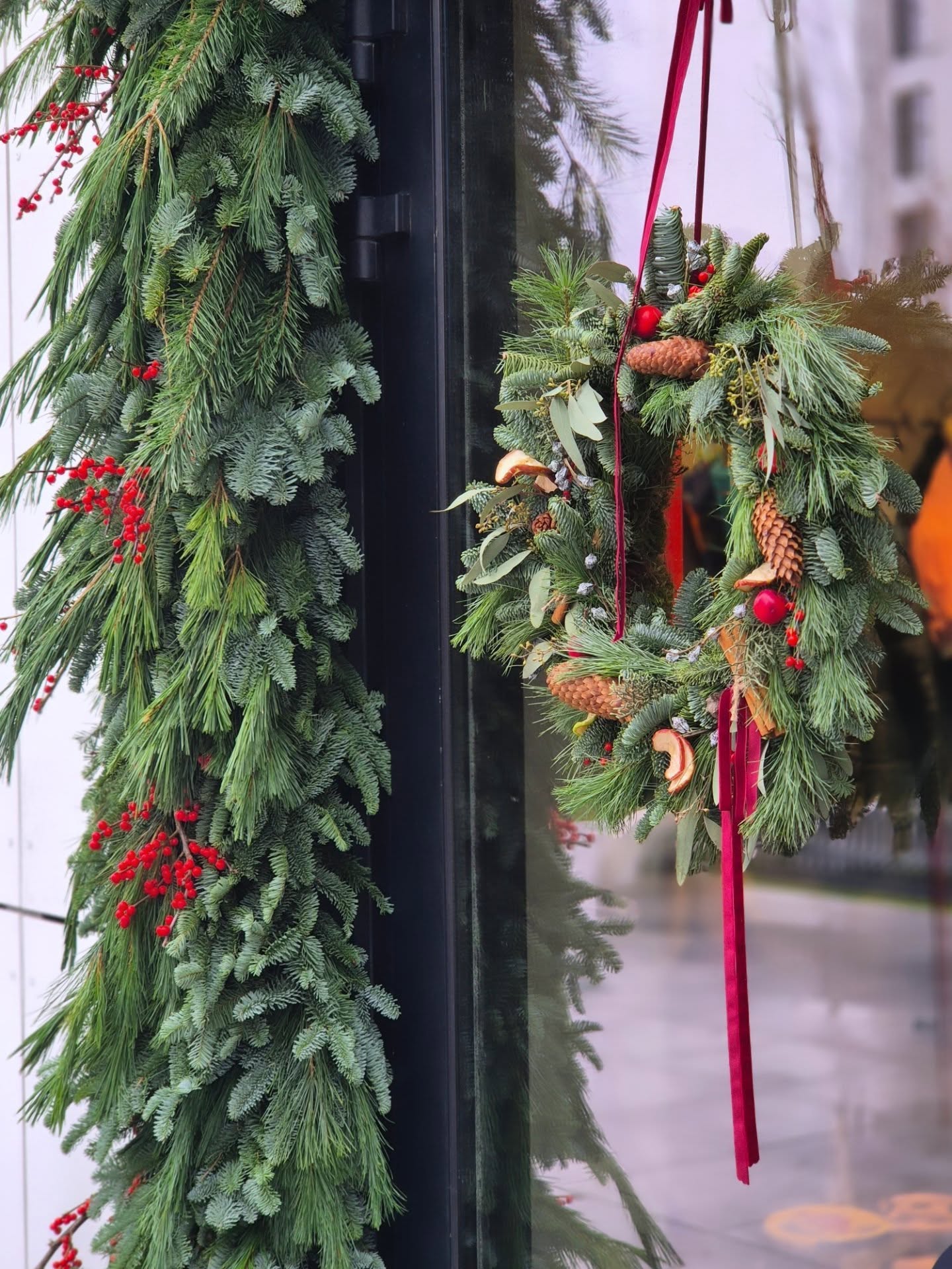 Un carousel ca o călătorie printre tot ce a avut mai bun de oferit noiembrie și decembrie. 🫶🏻
#community #botanicalpickmeup_ro #creativeworkshops #christmastime