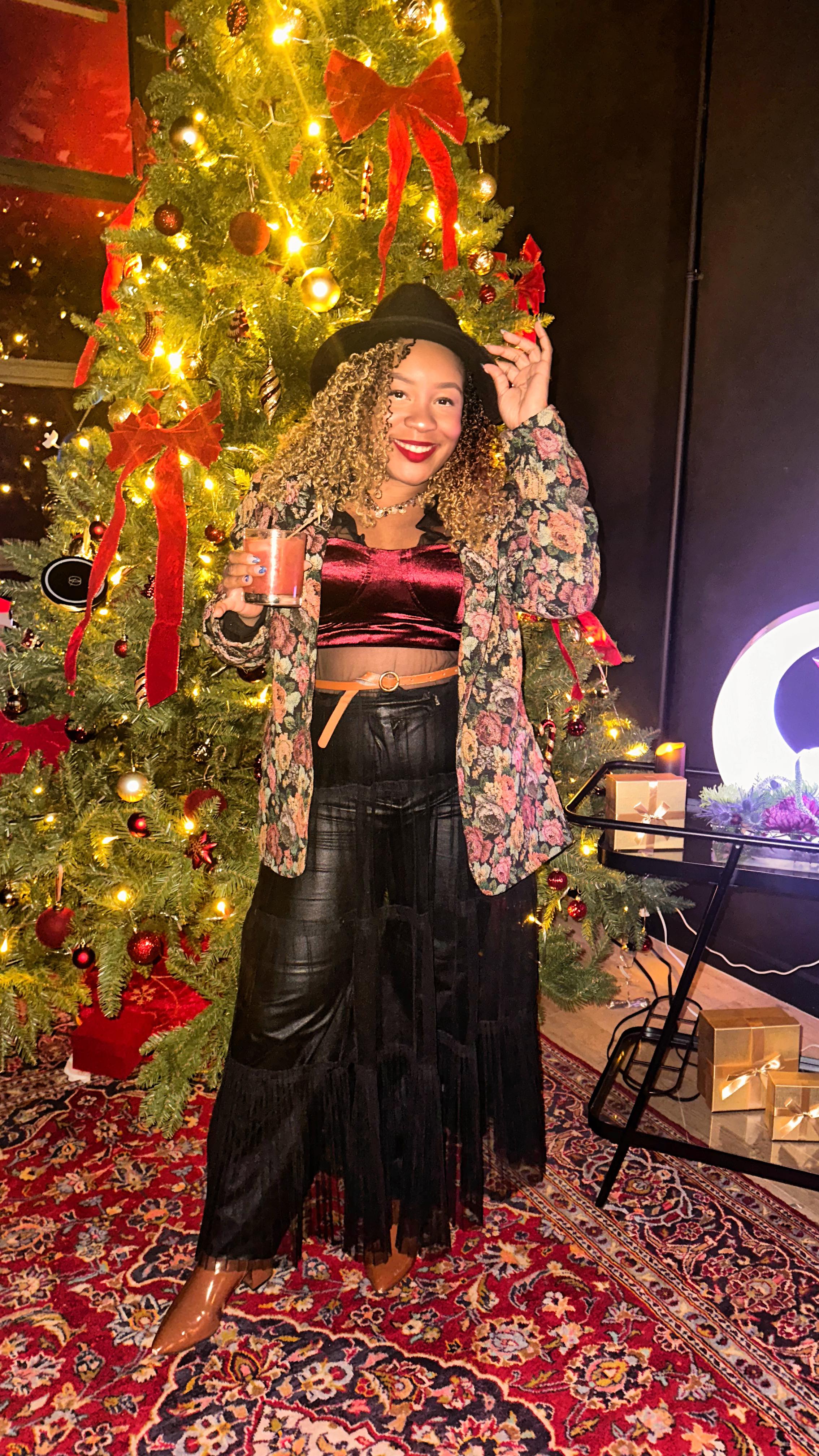 On Christmas Eve, I’m feeling extra grateful for moments like these 🤍
Being a tourist in your own city is such a gentle reminder not to take the little things for granted especially time with family. The places are fun, but it’s really the memories, laughter, and togetherness that matter most.
Thank God for family, time, and the little moments that end up meaning everything. 🎄✨
When was the last time you played tourist in your own city?
#Christmaseve #Familytime #Gratefulheart #NYCmomenta #lifelately