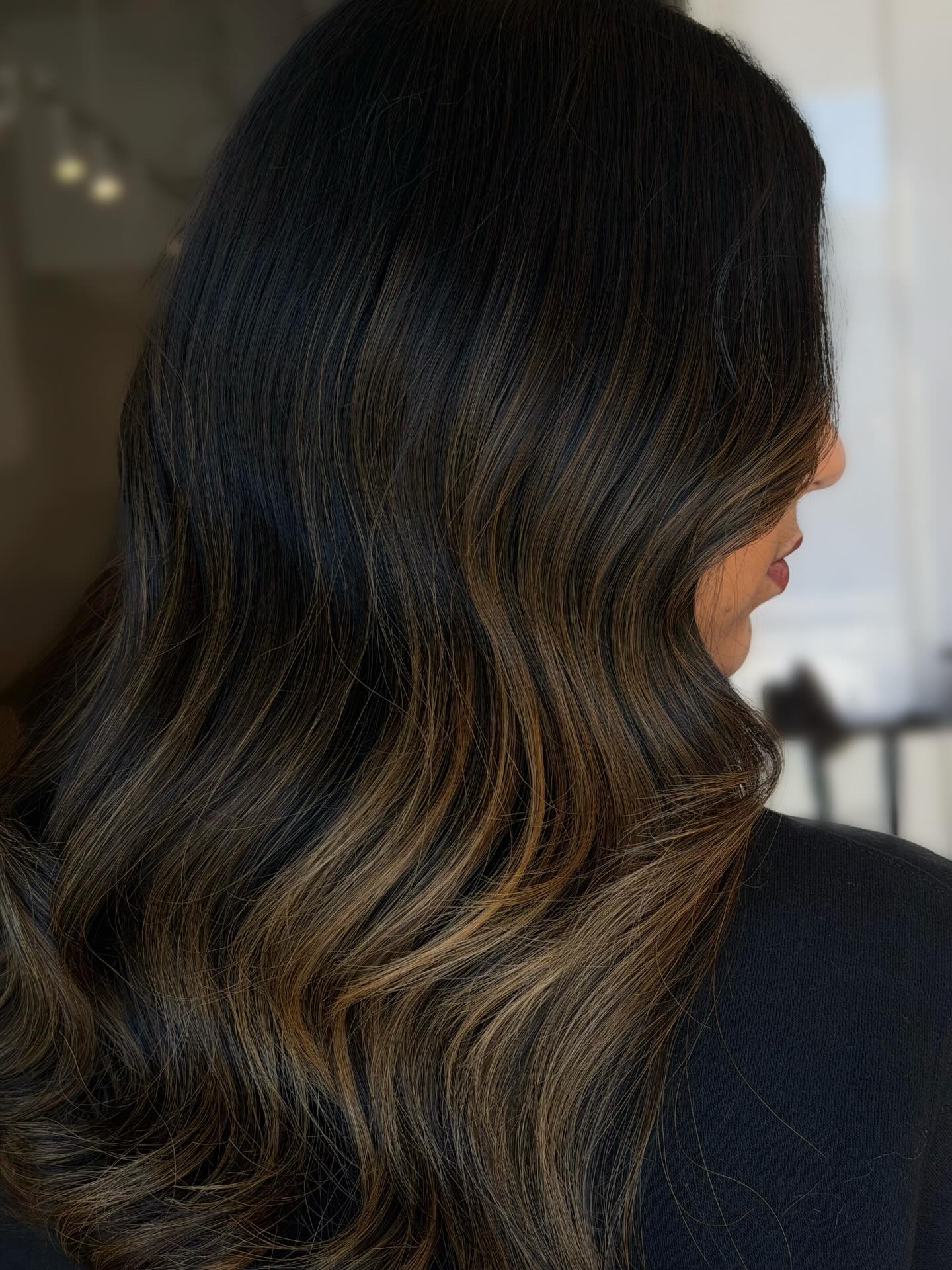 ✨ Soft dimension, done the Rachael way. ✨
This balayage is all about movement, blend, and wearability subtle brightness through the face, seamless dimension throughout, and a finish that grows out beautifully.
Nothing harsh. Nothing overdone.
Just lived-in colour that enhances your natural beauty and keeps your hair feeling healthy and effortless.
If you’re craving a blonde that feels timeless, modern, and low-stress, this might be your sign!
📆Click that link in bio for reservations
#yqr #yqrhair #yqrhairstylist