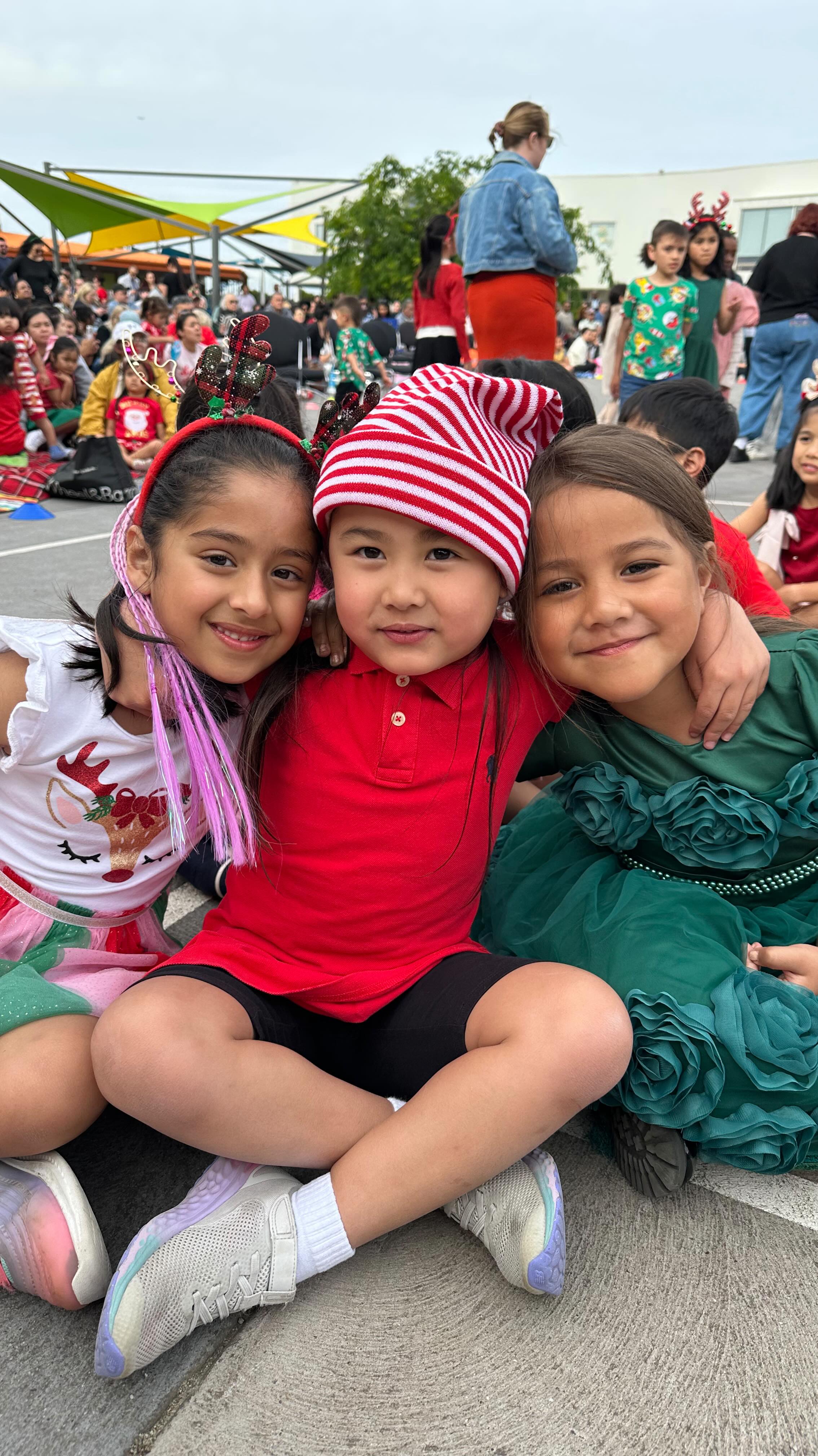 ❤️💚 Merry Christmas to our beautiful St Clare’s community. Today we celebrate the joyful birth of Jesus and we give thanks for our children, families, staff, and parish community 💚❤️
Here is a flashback to our carols evening recently - what a fabulous celebration! 🎶🎄
Wishing all of our families a holy and happy Christmas, and every blessing for the year ahead. ✨💙💛