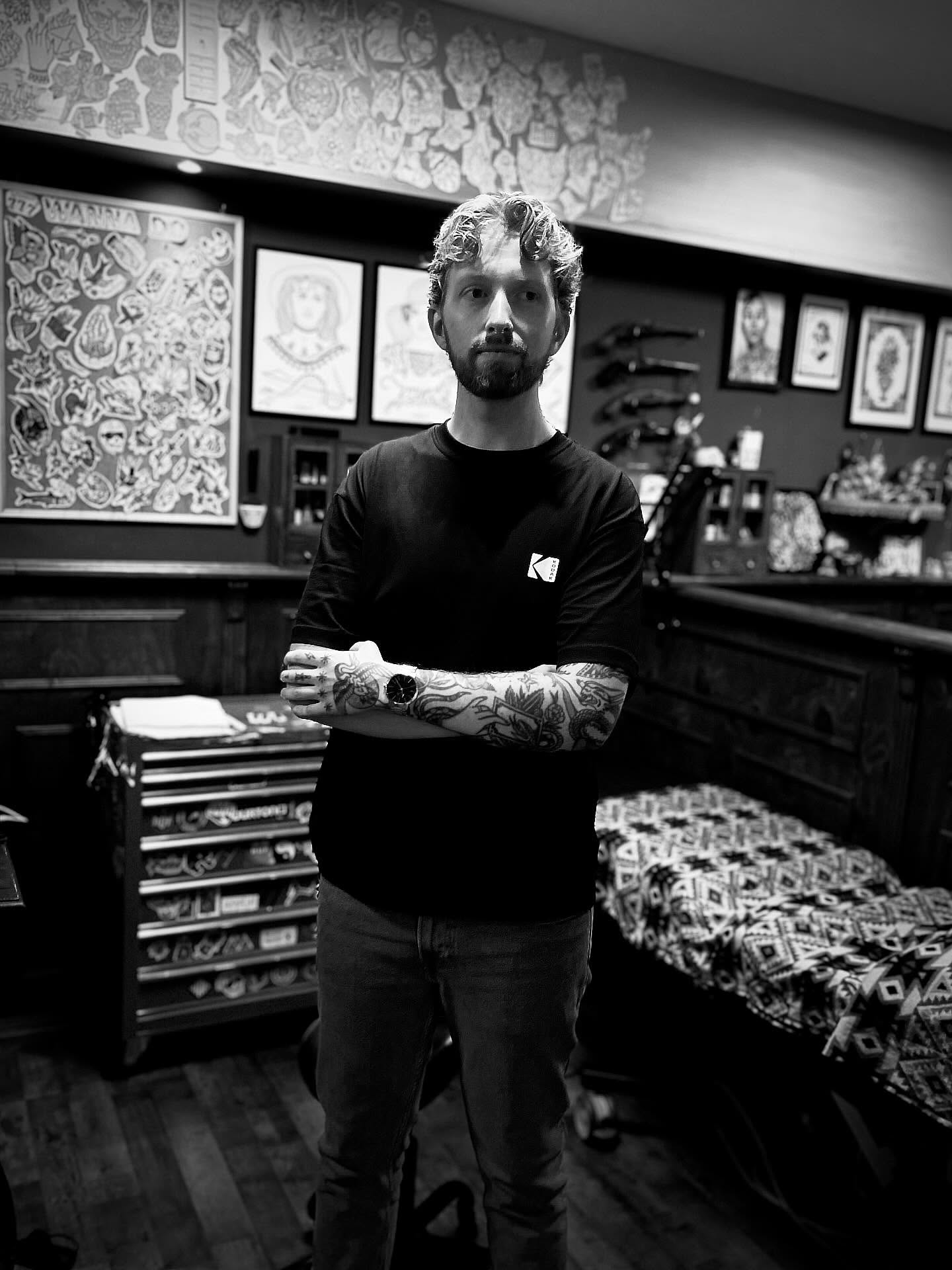 Bye 2025! I just want to take a moment to thank all the wonderful people in my life and all the amazing clients who came and got tattooed! I appreciate you all 🫶
Let’s make 2026 even better! ✨🎉