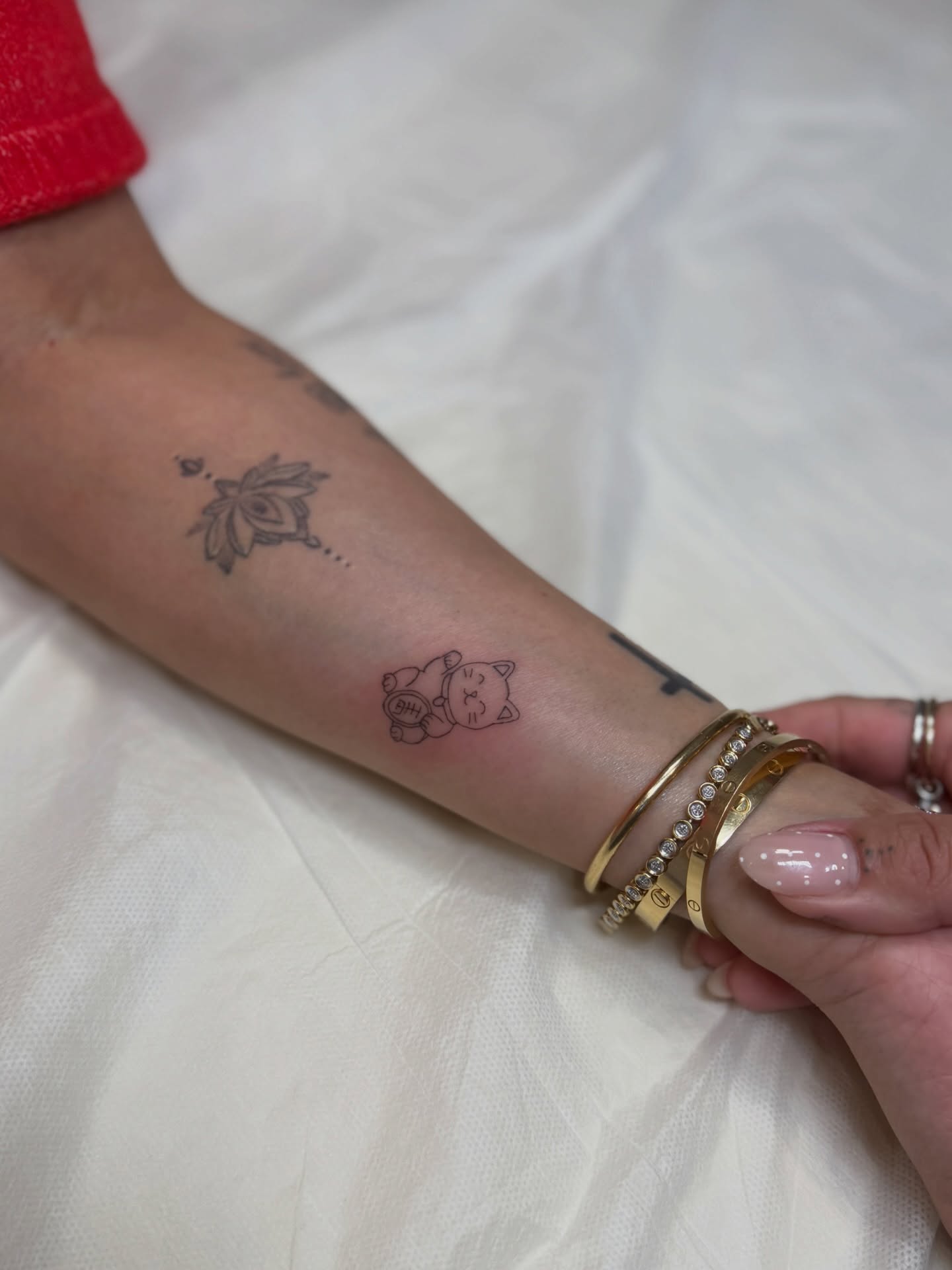 One of my fav for @shop.kathrynadang ❤️🔥
.
.
#TinyTattoo
#SmallTattoo
#MinimalTattoo
#MicroTattoo
#DelicateTattoo
TinyInk
FineLineTattoo
SimpleTattoo
InkedMinimalism
MinimalistTattoo