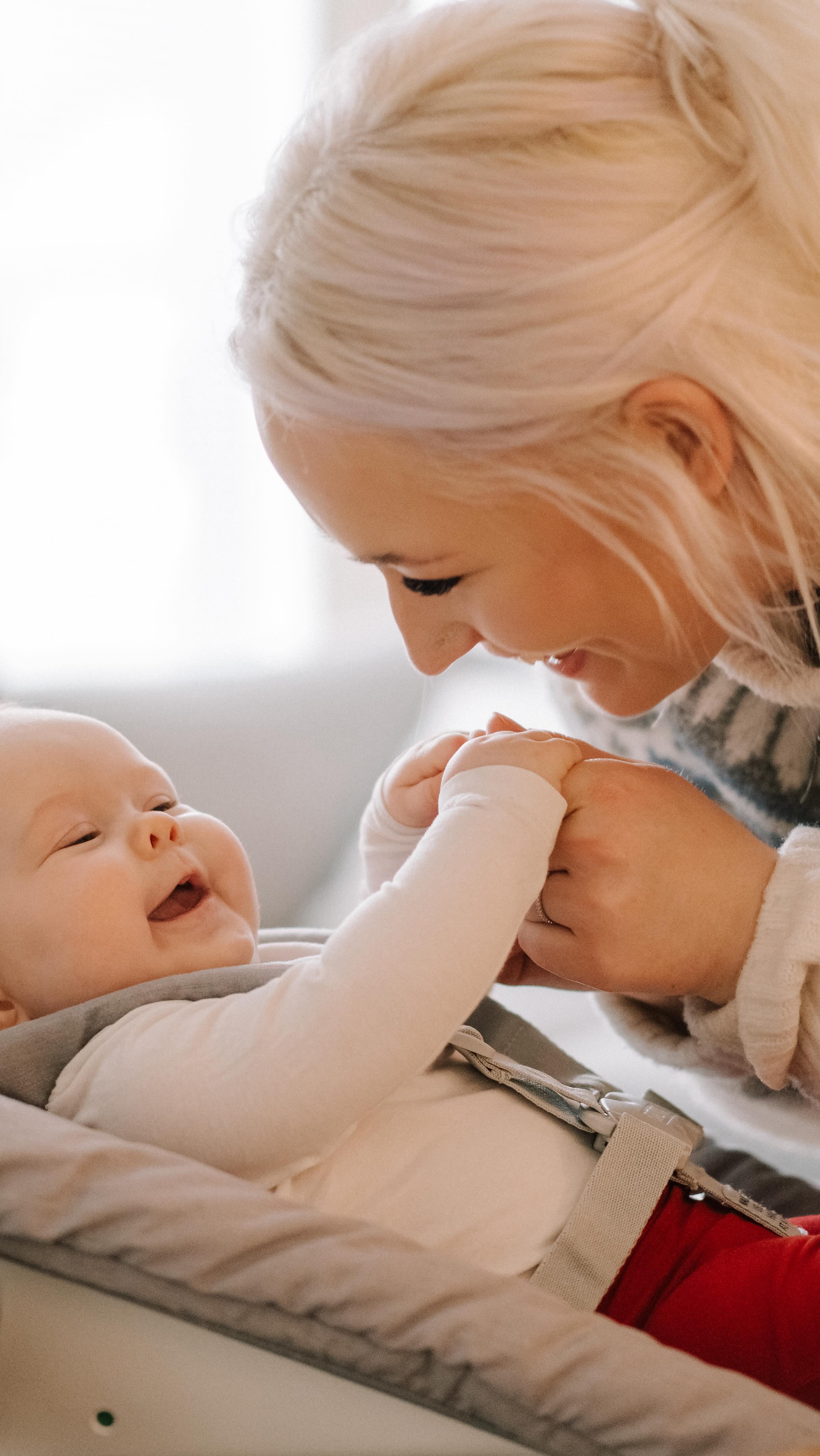 Hymytiimi toivottaa kovin rauhallista ja ihanaa joulua jokaiselle teille niin pienille kuin isoille!🩵
Hymyntekijät kiittää ihanasta hoivan täyteisestä vuodesta ja teitä vanhempia hoivan vastaanottamista.🥹
Vastailemme yhteydenottoihin tavalliseen tapaan ja osa hoivatiimistämme jatkaa hoivailua heti joulun jälkeen, sekä uutena vuotena! 🤩🎊
Nähdään taas ensi vuonna hellän ja turvallisen huolenpidon merkeissä.🫂
Lempeydellä,
@hymyntekija
@hymyntekijaheidi
@hymyntekijajanette
@hymyntekijalinnea
@hymyntekijajenny
@hymyntekijasade
@ptsaanatuulia
@murajaiida