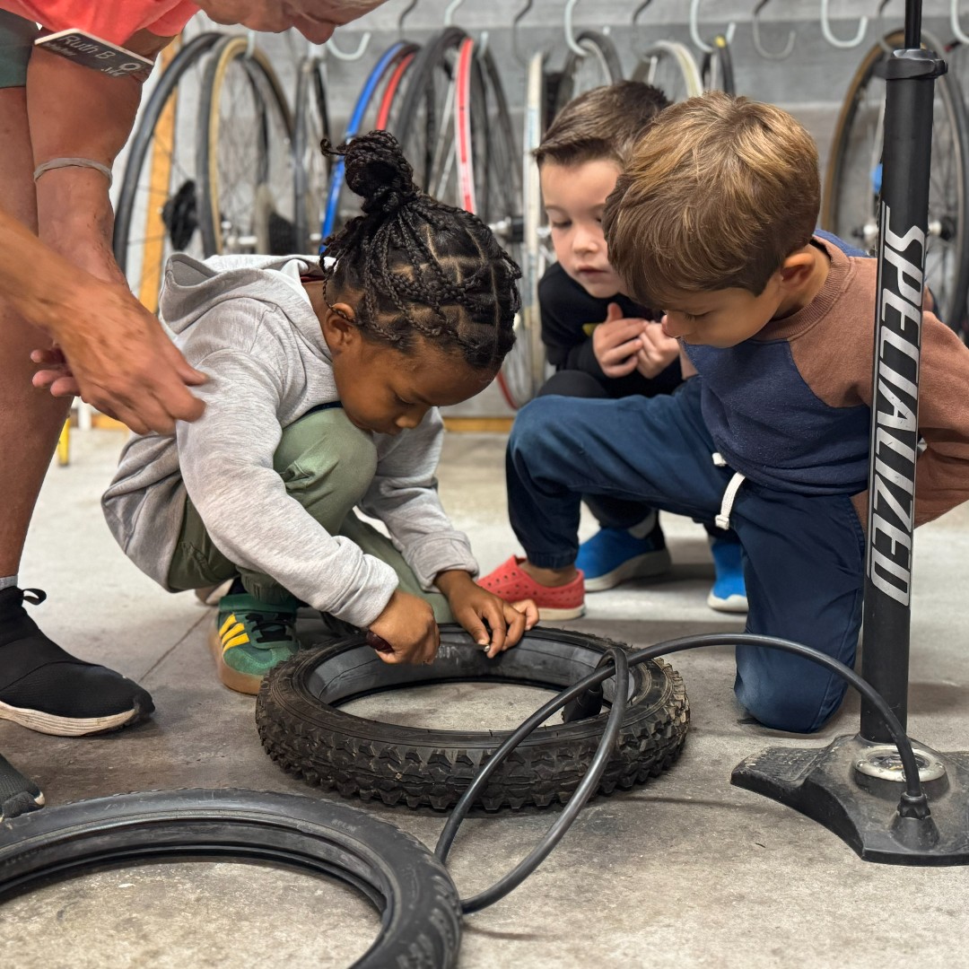 As we enjoy Winter Break, we want to thank all faculty and staff, families, guest experts, and community partners who enrich student learning. Here’s a throwback to Dayna & Lily’s Kindergarten class visiting the @durhambikecoop 🚲. Our little Dragons explored hands-on stations—pumping tires, checking brakes, cleaning chains, and discovering unique bikes like tandems and recumbents.
We love seeing curiosity in action and can’t wait to see what our youngest learners explore next year 💚