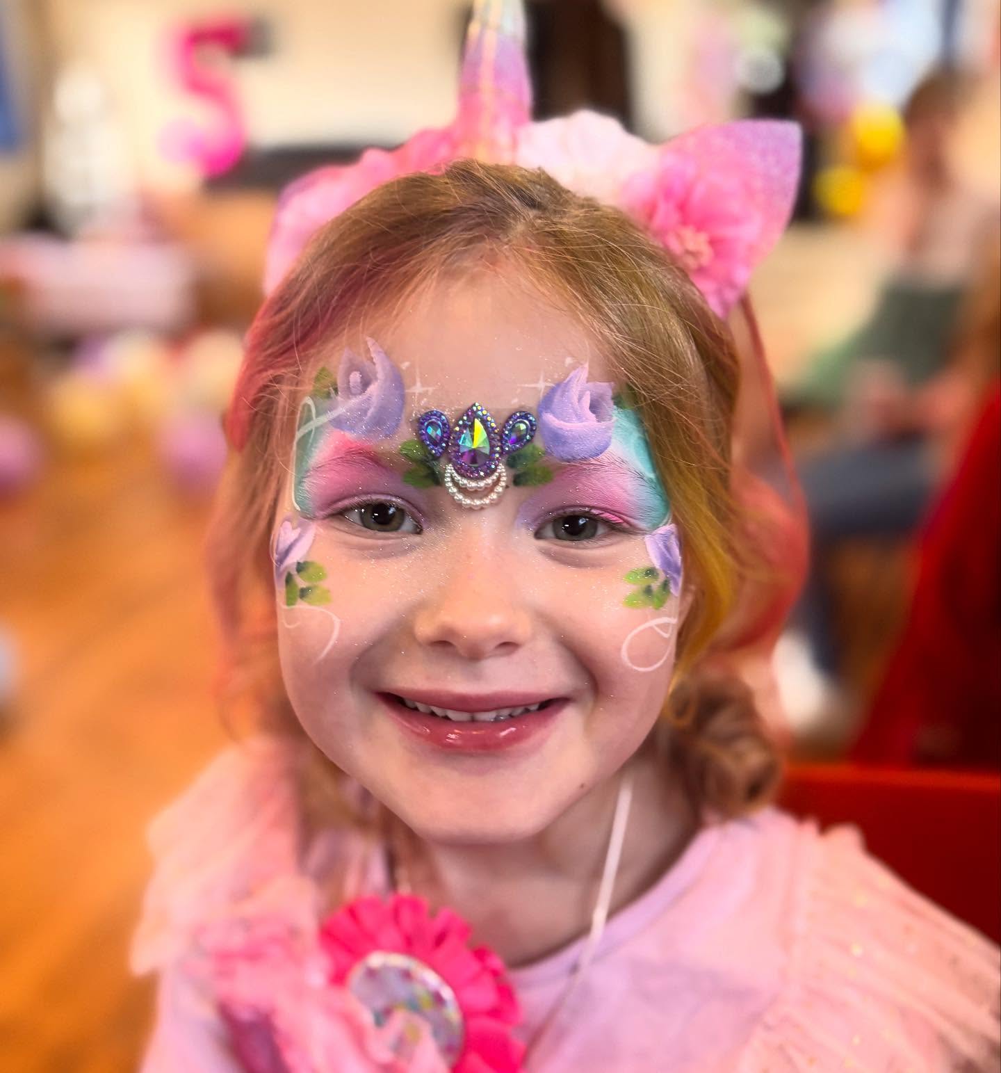 A fabulous birthday princess from the weekend 💕🎉✨ reminder I am at @uptoncountrypark every day now until Christmas 🎄❤️ #facepaintersofinstagram #facepaintingkids #facepainter #facepaintingfun
