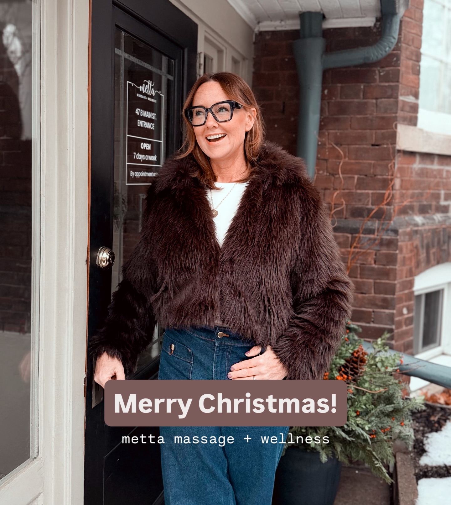 We’re heading home to be with our people + I hope you are too.
Whatever you’re hoping to receive over the next few days - I hope it finds you 🤍
From all of us at Metta, we’re sending Christmas wishes your way!
With love,
Jennifer