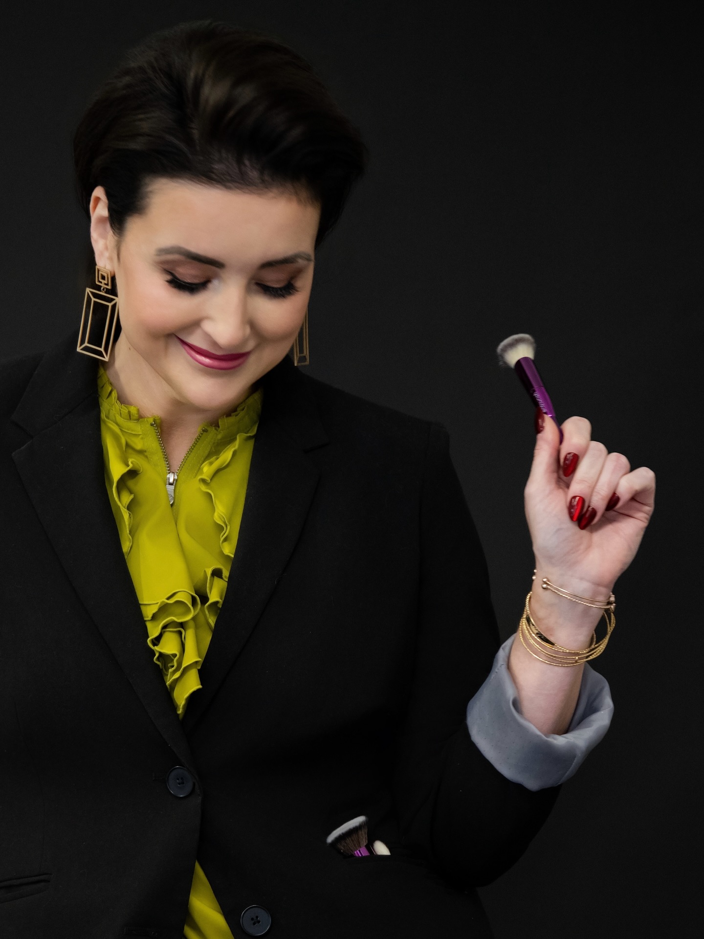 Let’s be real: most days, I’m just like you… minimal makeup and probably overdue for an exfoliation! But for your bridal preview? I am 100% FLAWLESS. I show up fresh, dewy, and focused, with every detail of my own look reflecting the perfection I’m about to bring to yours.
You chose me because my work and my process told you I was the right artist for your vision. Our first meeting is my chance to honor that trust. My goal is to settle every nerve and ensure that when you look in the mirror, you feel an absolute, unshakable confidence in your choice. I don’t take your wedding day lightly, and I am truly honored to hold a part on your wedding team.
For up-front transparent pricing and 2026 availability check out http://beautymark.salon/wedding-bridal-party
#BridalPreview #WeddingMakeupArtist #BrideToBe2026
#WeddingTrial #BridalBeautyExpert