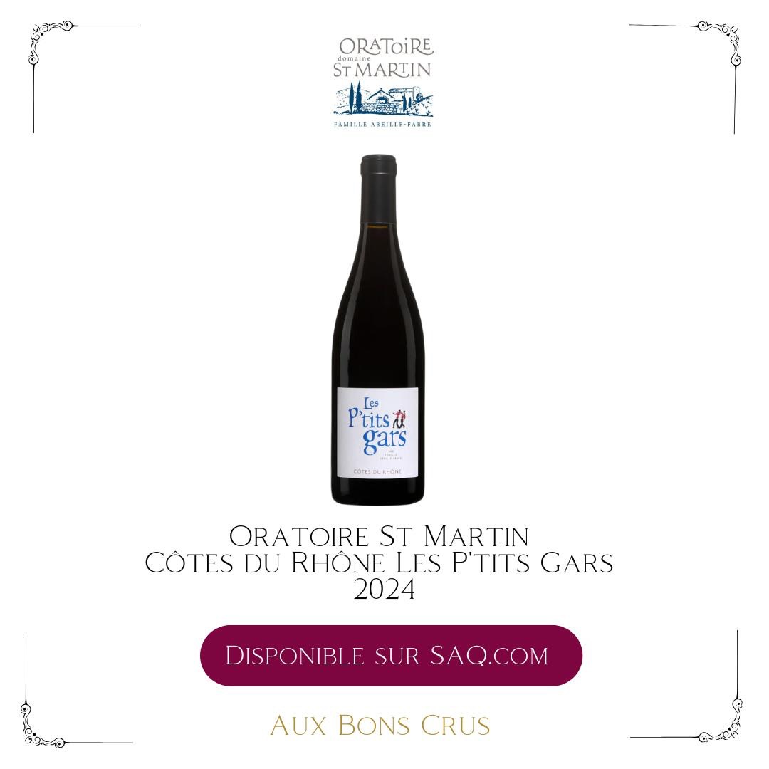 Oratoire St Martin Côtes du Rhône Les P’tits Gars rouge 2024 disponible sur SAQ.com
🍇 Grenache 50 %, Syrah 20 %, Mourvèdre 14 %, Cinsault 6 %.
Arômes🍷 Au nez, il dévoile des arômes de fruits rouges croquants et une légère touche florale. En bouche, la texture est souple et juteuse, avec une finale fraîche et désaltérante. Un rouge gouleyant et polyvalent.
Accords🍴 Idéal avec une pizza au bacon et champignons sauvages.