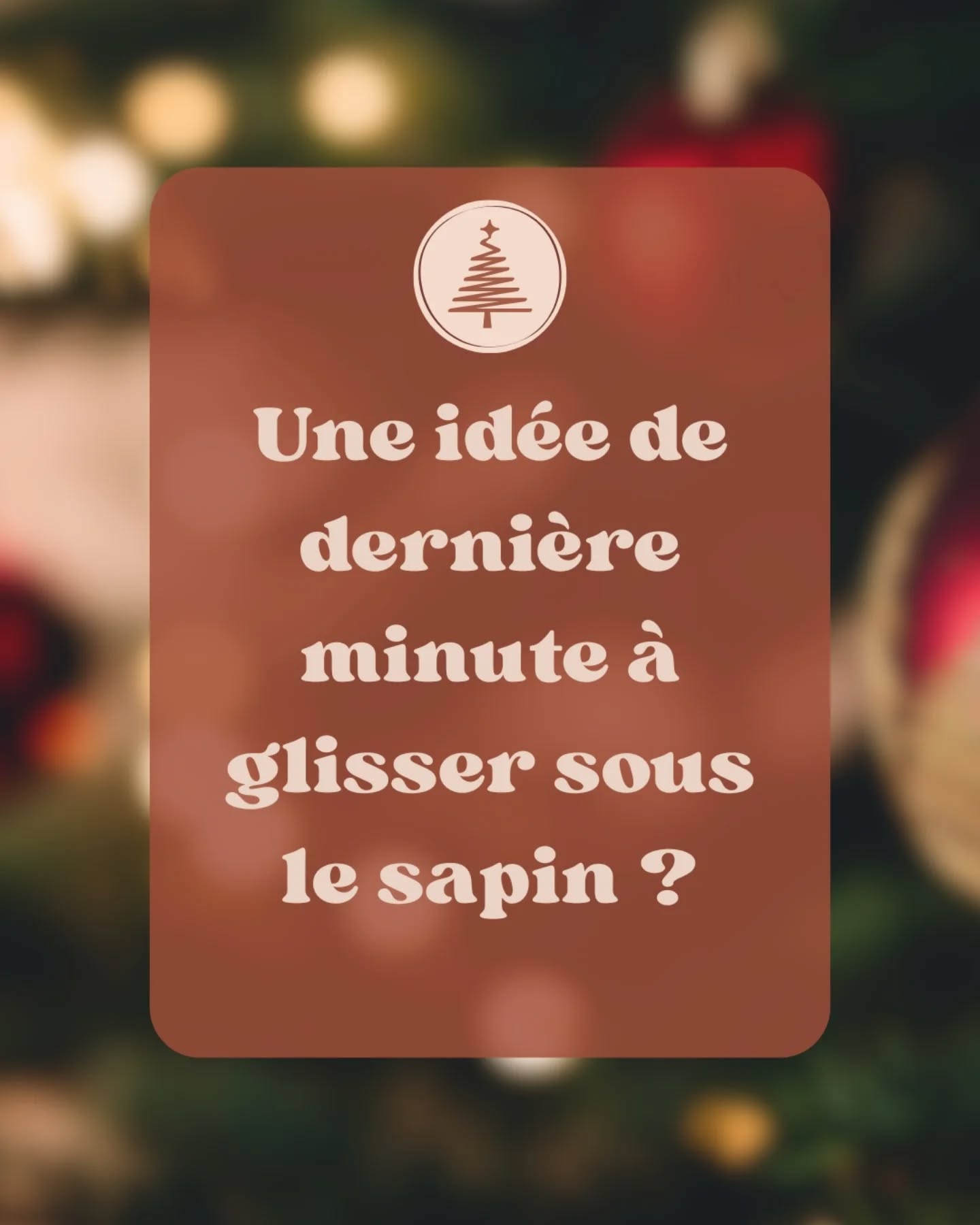 Pour les indécis.e.s, les retardataires, ceux et celles qui attendent la collection de leur cœur, pour celles et ceux qui veulent être sûr de ne pas se tromper... la carte cadeau Atelier Noon est là pour vous.
Parce qu’il n’est pas toujours facile de choisir à la place d'une autre, la carte cadeau permet de faire plaisir à coup sûr. Vous déterminez le montant et il ne reste plus qu'à la personne qui l'a reçu de faire son choix.
2 options possibles :
- Vous allez directement sur atelier.noon.fr et vous la recevez instantanément par e-mail en version dématérialisée. Elle est valable 1 an sur toute la boutique en ligne.
- Et sinon vous m'en commandez une en DM ou par SMS et je vous la livre en version papier avec le montant de votre choix. Elle est également valable 1 an, soit dans la boutique @atelier_kalayaan à Manosque, soit chez @etincelles_par_les_artisanes à Forcalquier
Dans les 2 cas vous pourrez la personnaliser et y glisser votre petit mot doux qui fait chaud au cœur.
Et bien sûr je peux vous livrer avant Noël 😉
#cartecadeau #cadeaupersonnalisé #noël #artisanatfrancais #accessoiresfemme