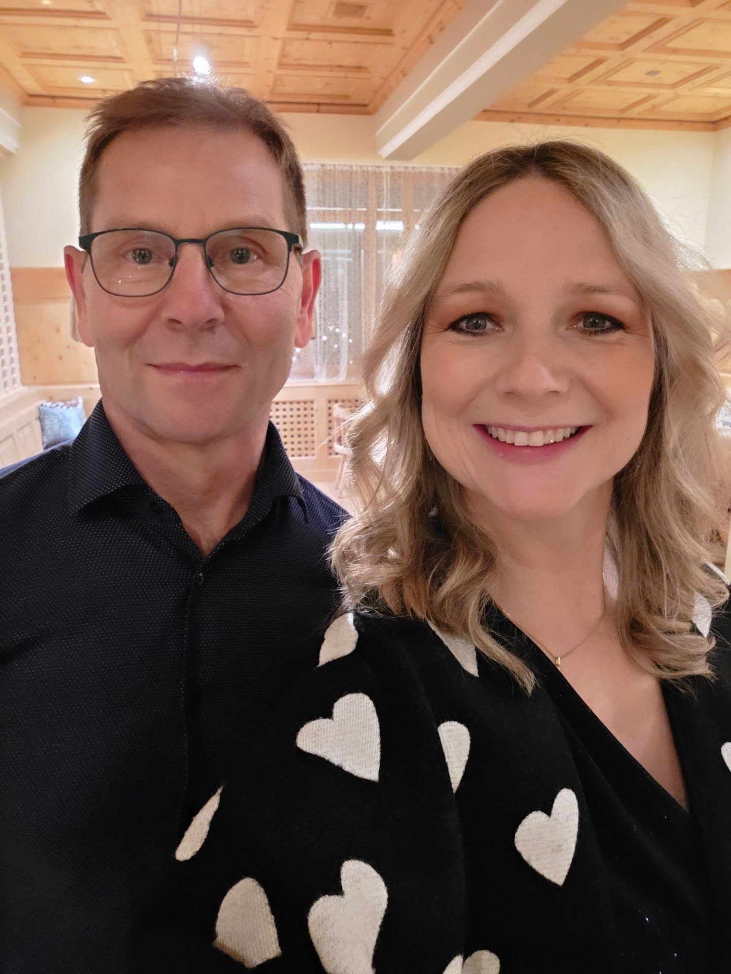 🔍Rückblick auf ein tolles Projekt und einer Zusammenarbeit die Hand in Hand 🤝🏻 funktionierte mit allen Beteiligten. Schön wars und ist es geworden! 😃
Happy,
SORAYA🙋🏼♀️
#focusonpositivity #projectdone #restaurantinterior #restaurantumbau #engadin