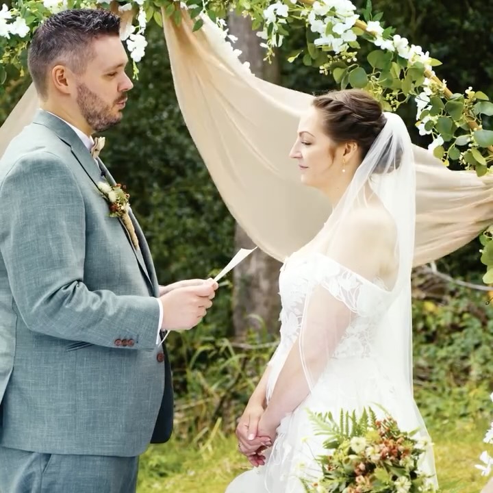 Fantasy-Lover aufgepasst *_* Hier seht ihr einen Einblick in das Hochzeitsvideo von Rina und Joel. Es war eine wirklich magische Hochzeit und zwei wirklich tolle Menschen. Dieses Gelübde war einfach besonders <3