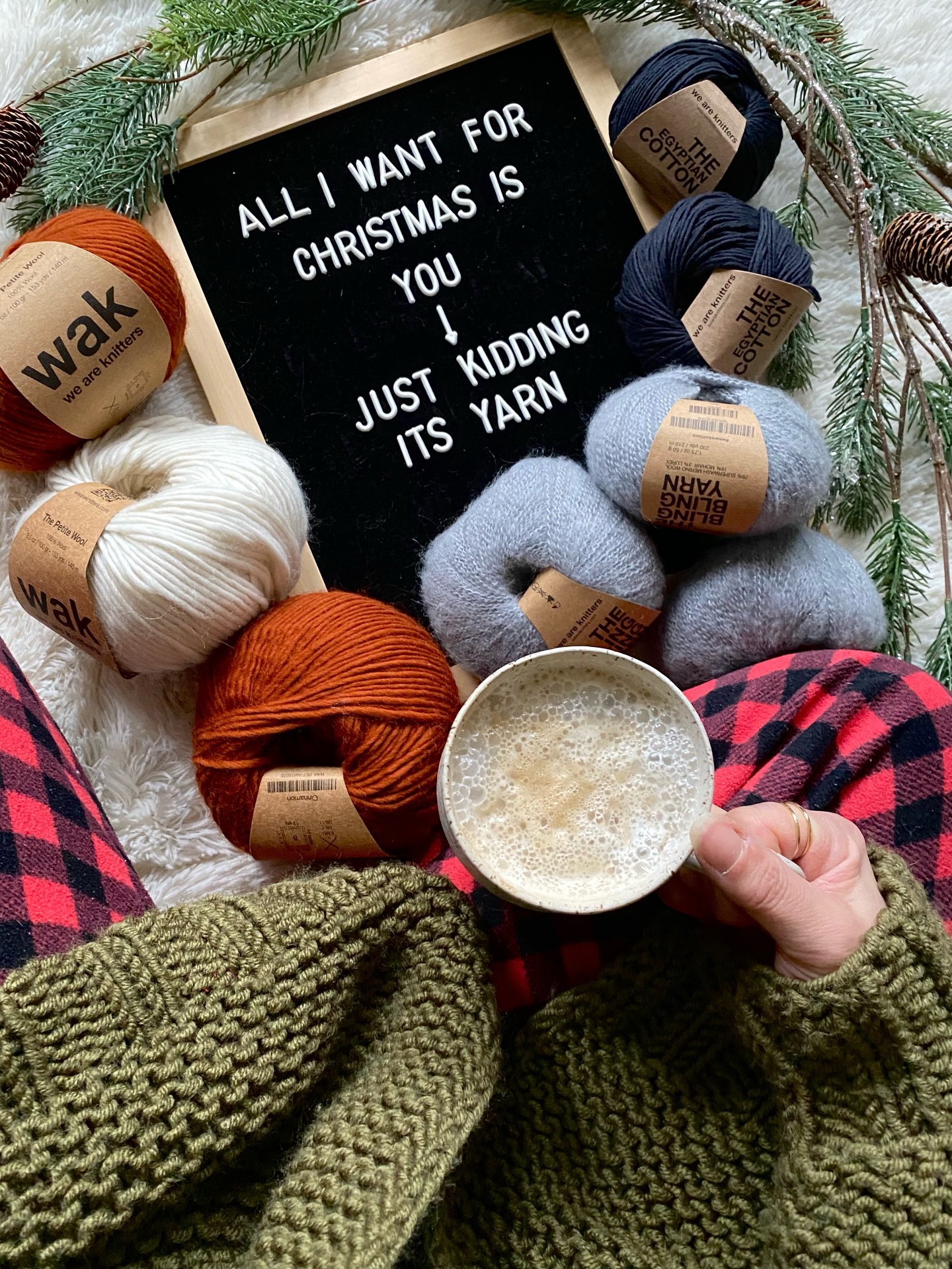 ✨Wishing you all a Happy Holidays✨
And for all my yarn loving friends, I hope you get all the yarn your heart desires this holiday season 🧶🎁
#knittersofinstagram #knitting #happyholidays