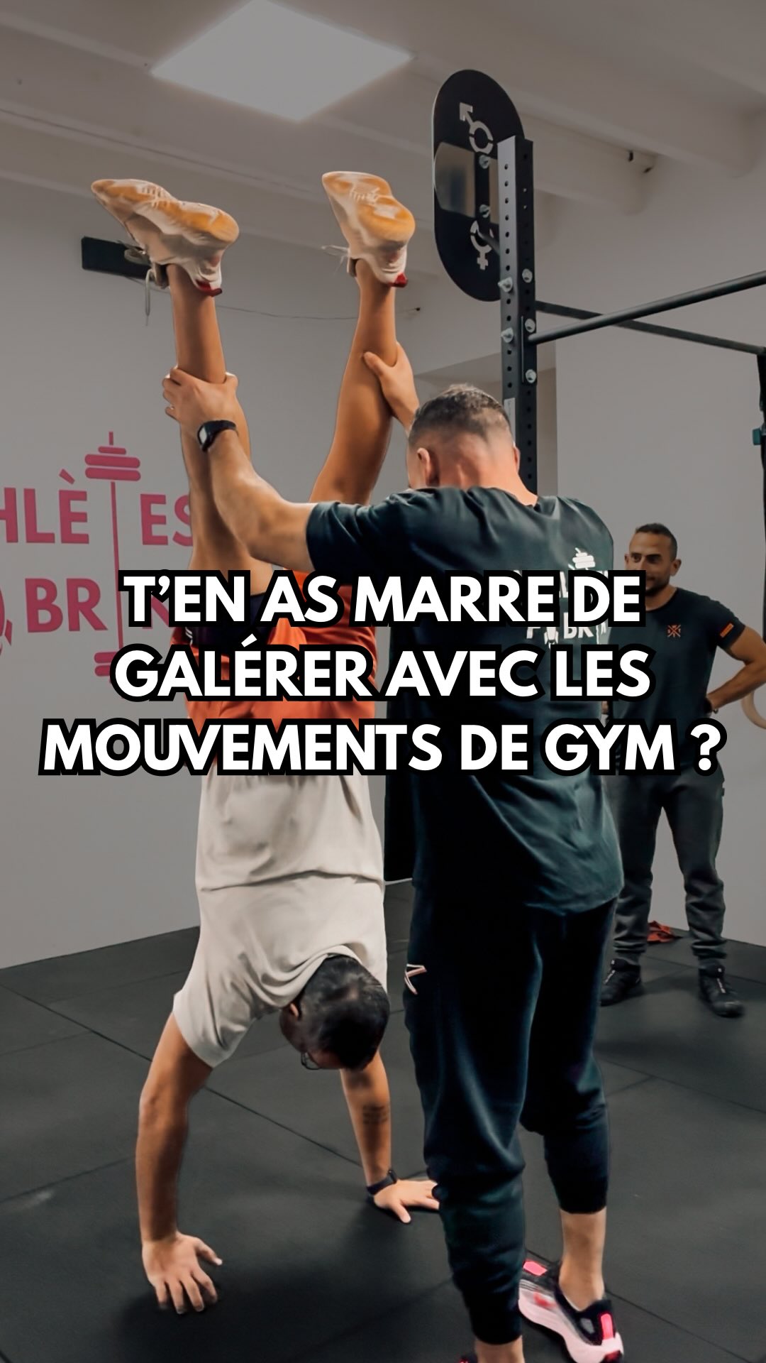 Envie d’améliorer tes mouvements de gym ? 🤸🏼♂️
Travail technique, contrôle du corps et bases solides pour mieux performer et bouger proprement, voilà ce que les cours de gym chez Athlètes Fabrik t’apportent 💪🏻
Tu veux devenir un athlètes complet ?
Alors n’attend plus et inscris toi chez nous, comment ?
Envois nous un message 📲
#nicecotedazur #gymworkout #gymprogress #coachingsportif #athletesfabrik #courscollectifs #niceriquier