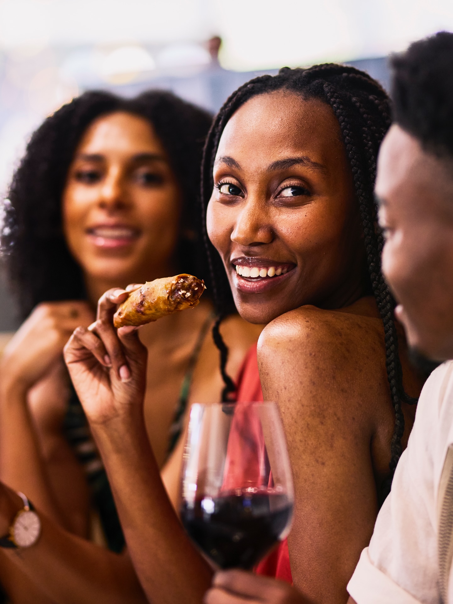 Why wait for the weekend when you’re on holiday? 🥂
Make your weekday afternoons feel like a celebration at Urban Umami. We’re keeping the holiday spirits high with our Social Hour deals from 16:00 to 18:00.
Grab 2-for-1 House Wines or mix and match 2 Cocktails for R150.
📍 See you at the bar!
#urbanumami #holidayvibes #summersips #socialhour #cheerstotheholidays