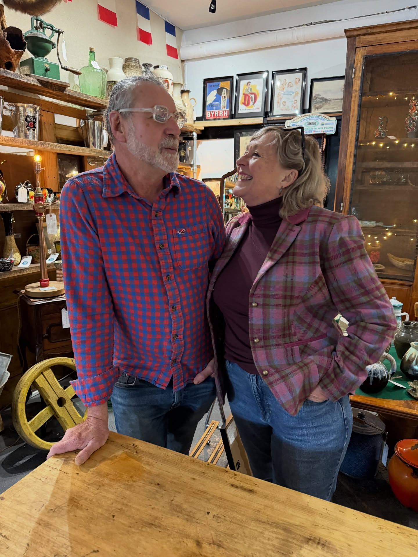 We caught up with Gary & Ali from @peacheycollectibles yesterday. They have bought this stunning piece of furniture over from France together with some fabulous signs and gorgeous French treasures. Merry Christmas to you both :)
www.theantiquevillage.co.uk
#theantiquevillage #AntiquesAndVintage
#french #frenchfurniture #frenchtraders
ShopLocal IndependentRetail