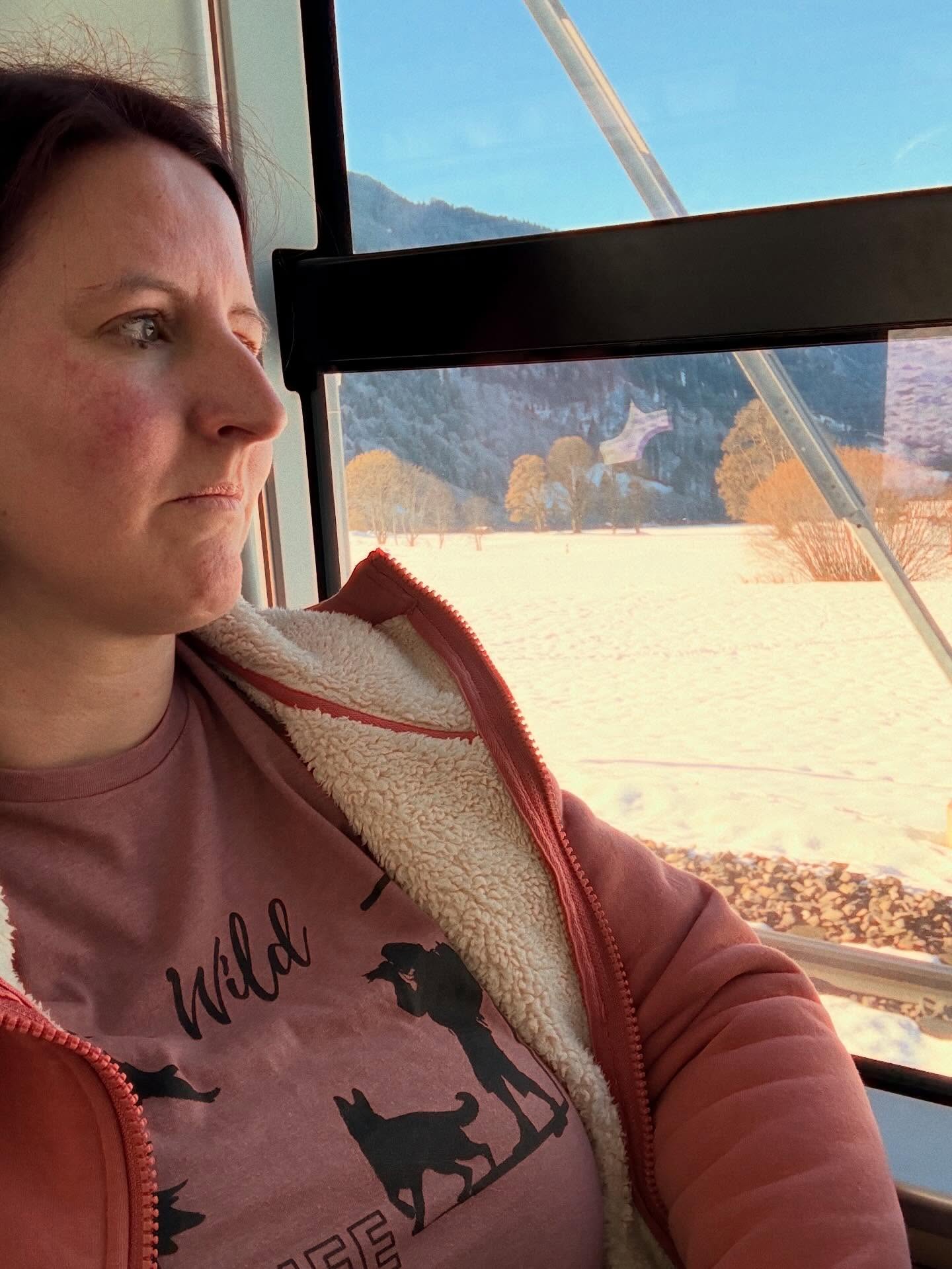 Ich war mit der RhB unterwegs ins schöne Klosters. Das Wild Life T-Shirt war ideal für das tolle Wetter. Suchst du auch ein cooles Shirt für jeden Tag? Gerne erstelle ich dir auch ein Persönliches Shirt. www.wildlife-design.ch