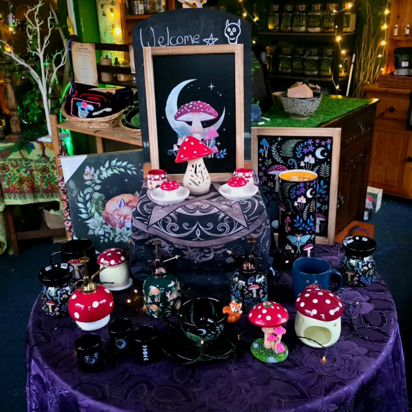 Good morning Wytches, Blessed Winter Solstice to you all!
We are open today, with 10% off everything! Open 11-3
See you soon
Blessings of the Land Sea and the Sky ❤️❤️❤️❤️