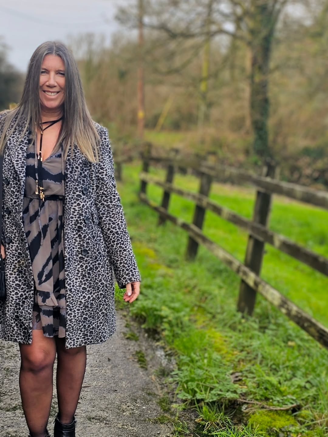 Sending Love
๐ฑ Thank you for all the support and love this year, allowing me to continue my crazy art journey. Now to reset within the healing power of Mother Nature.
Lou x